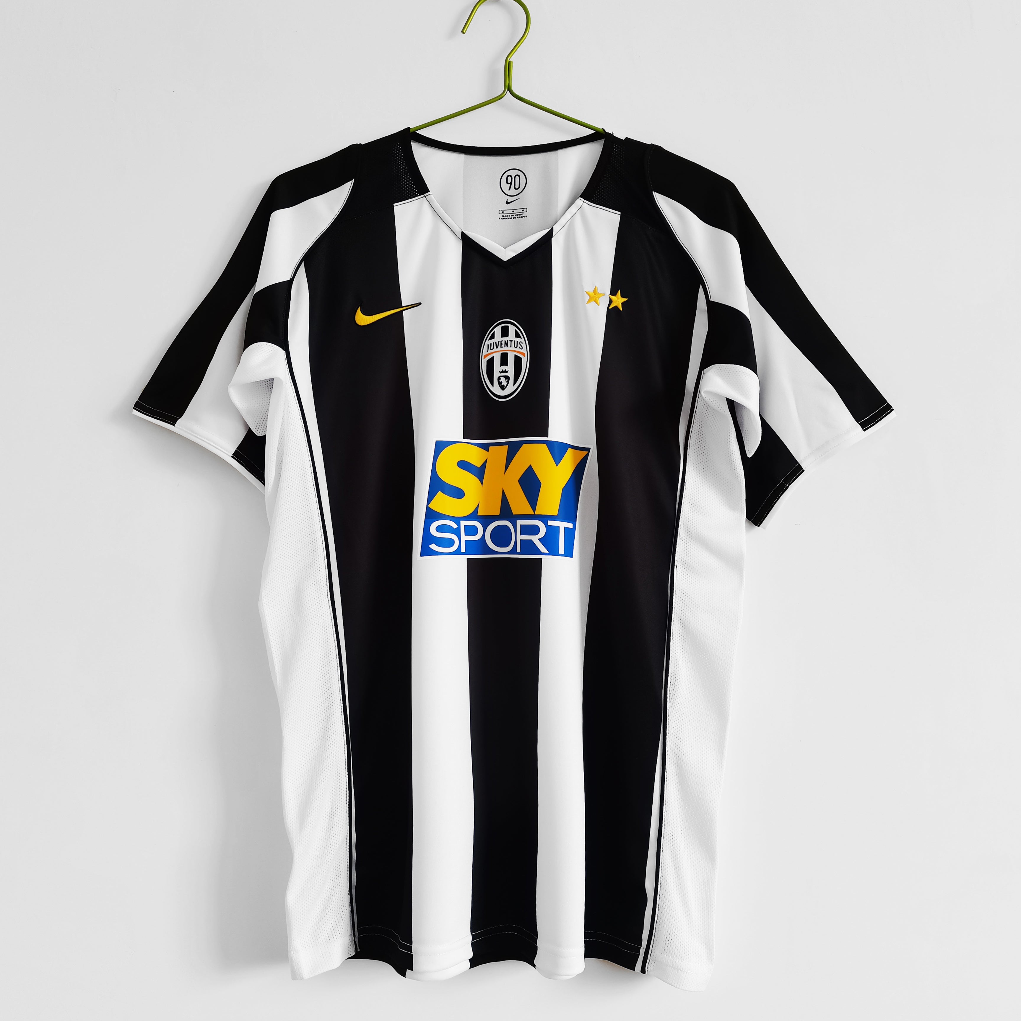 Juventus 2004/05 (Home Kit)