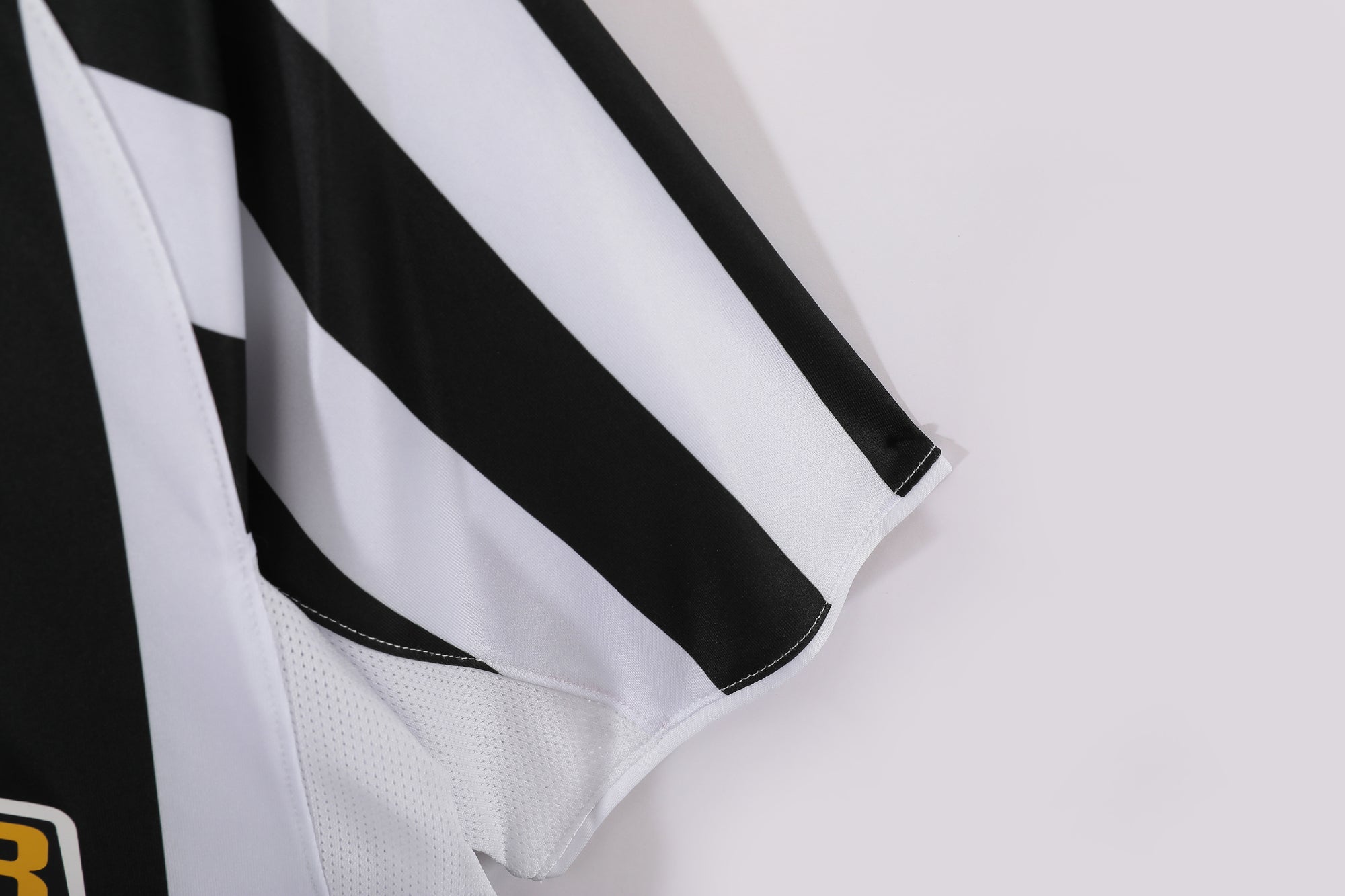 Juventus 2003/04 (Home Kit)