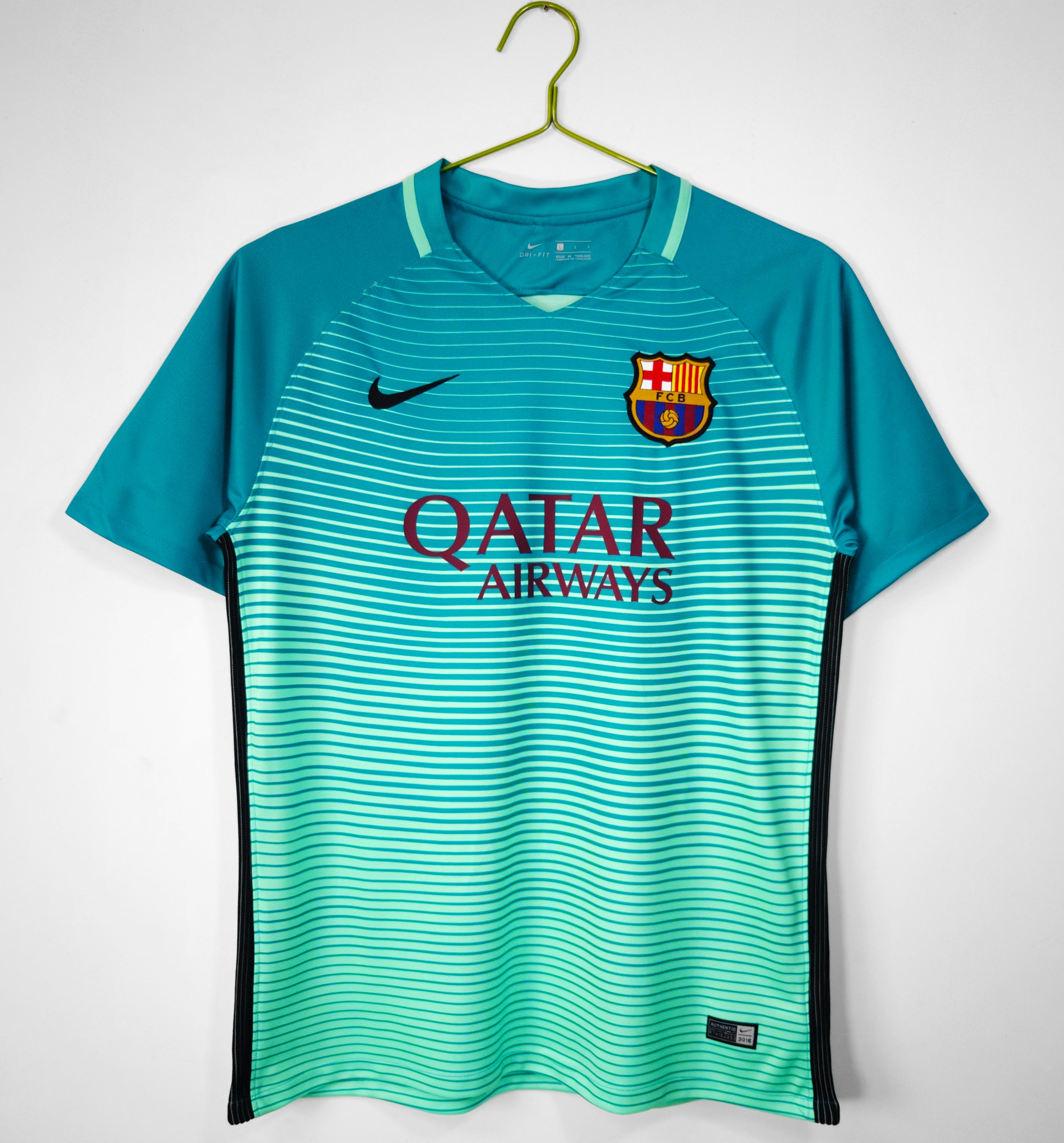 Barcelona 2016/17 (Third Kit)
