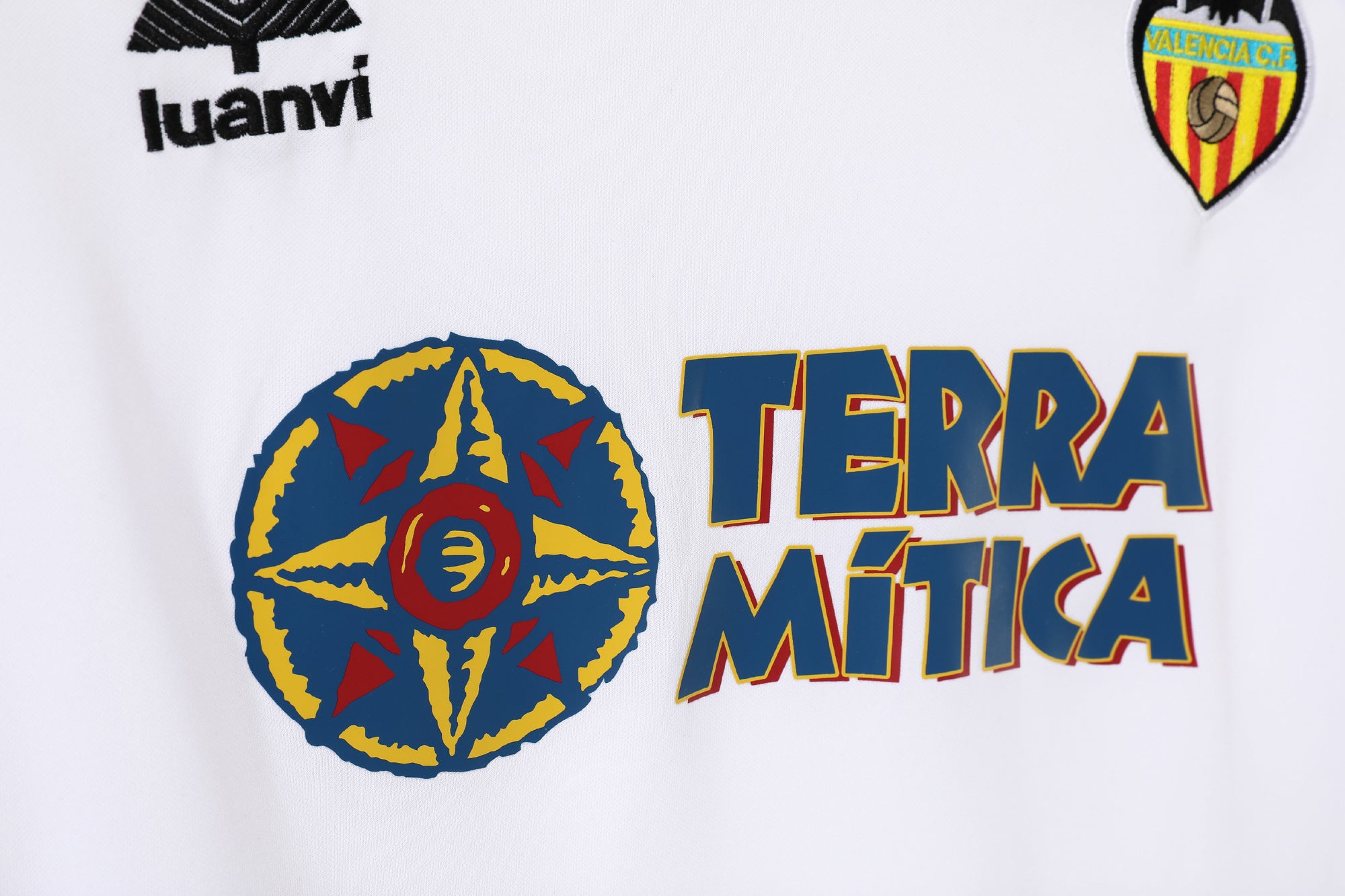 Valencia 1999/00 (Home Kit)