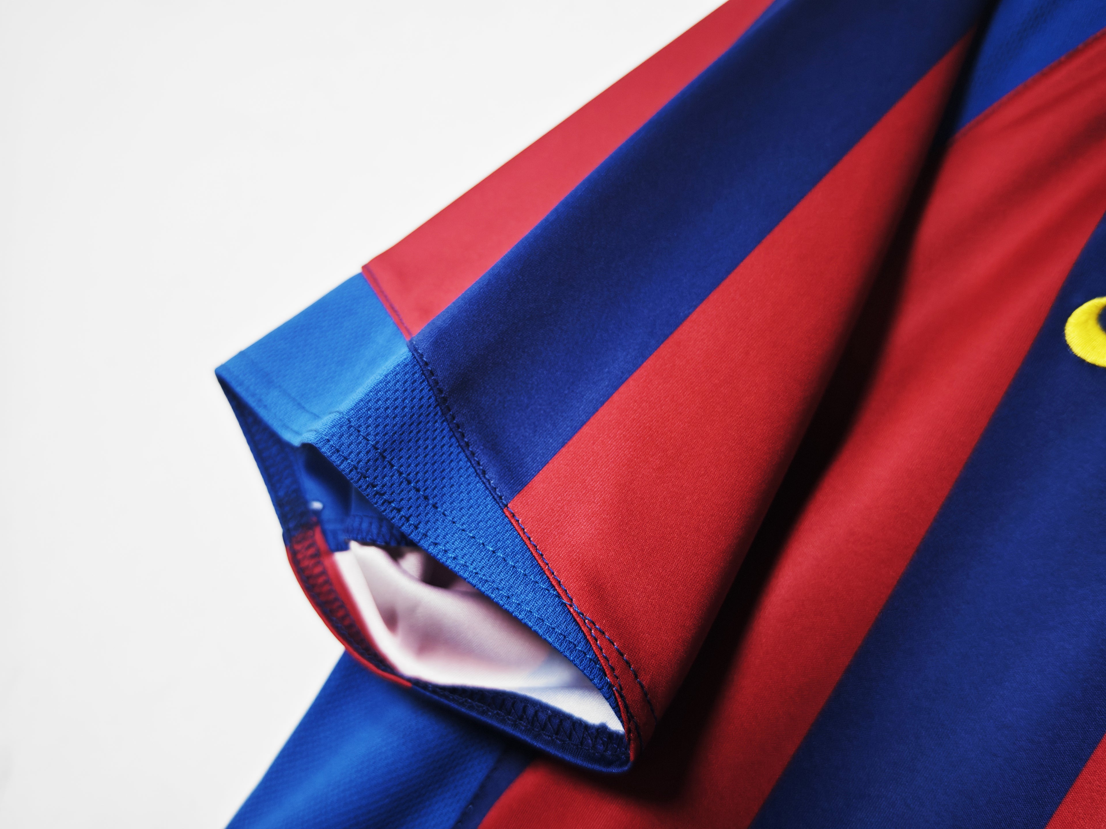 Barcelona 2005/06 (Home Kit)