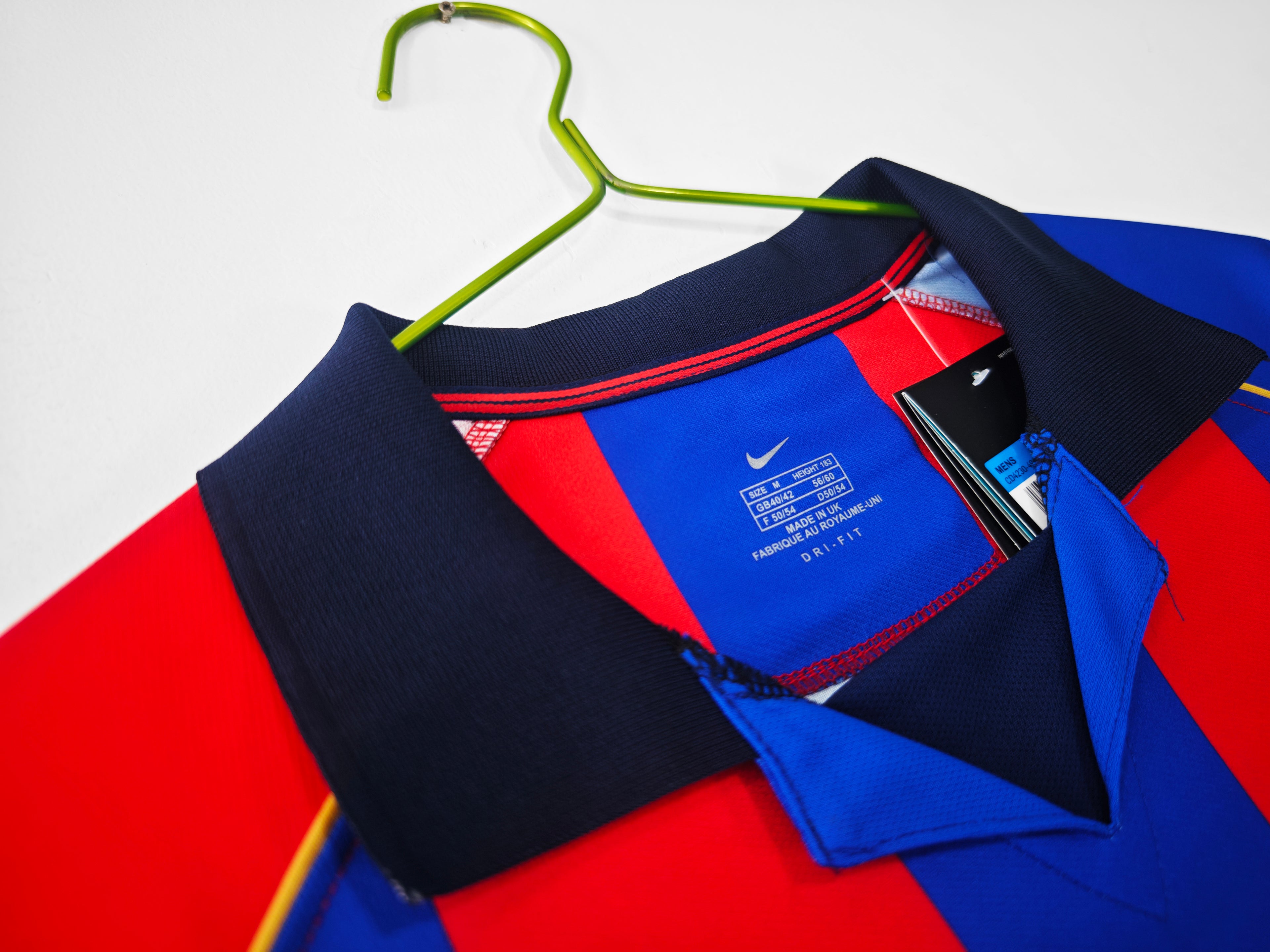 Barcelona 2001/02 (Home Kit)
