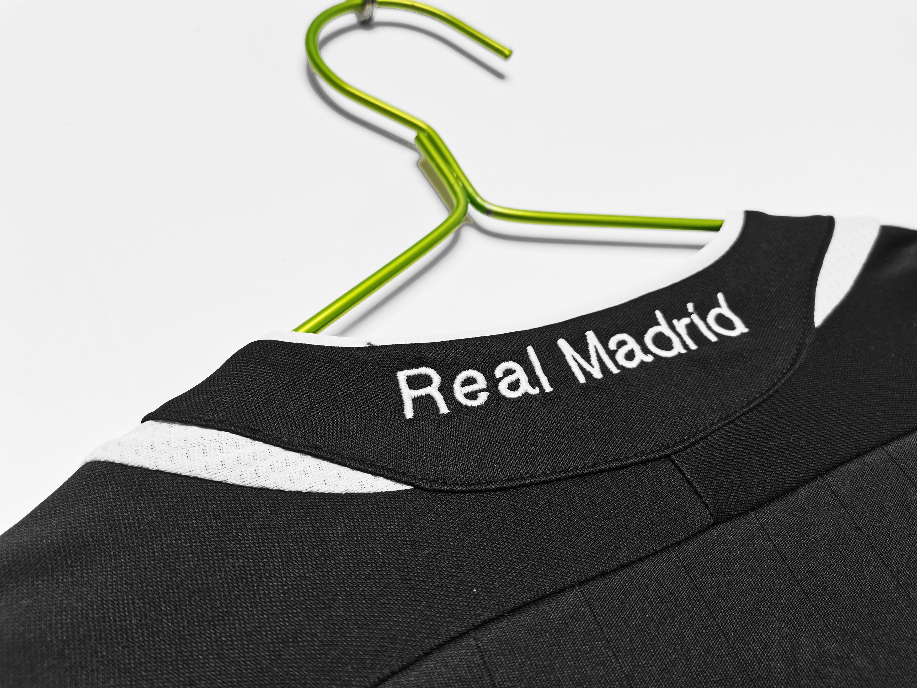 Real Madrid 2006/07 (Away Kit – Long Sleeve)