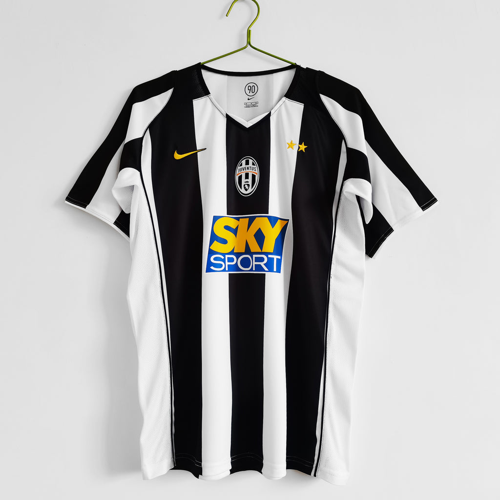 Juventus 2004/05 (Home Kit)