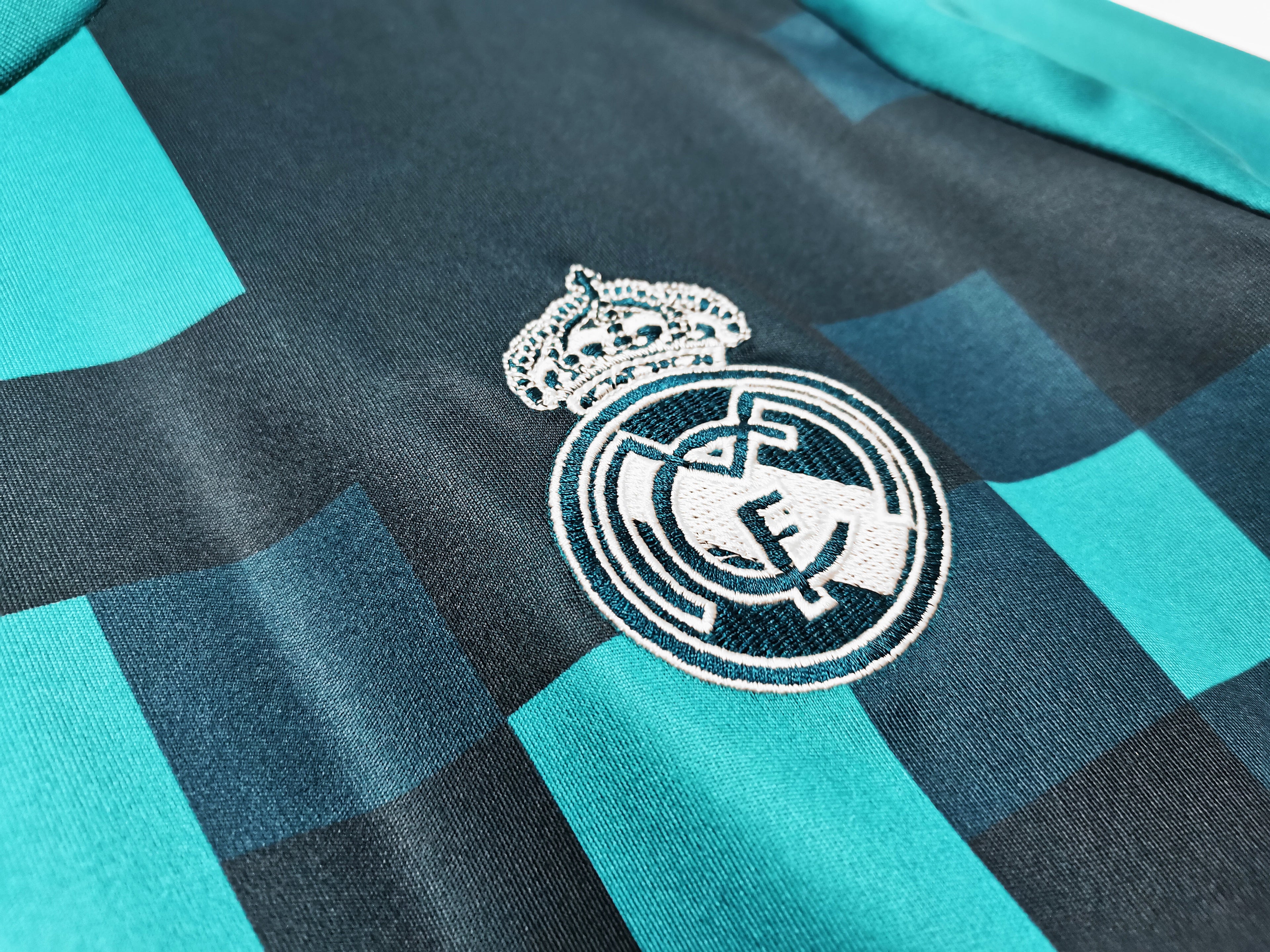 Real Madrid 2017/18 (Third Kit – Long Sleeve)