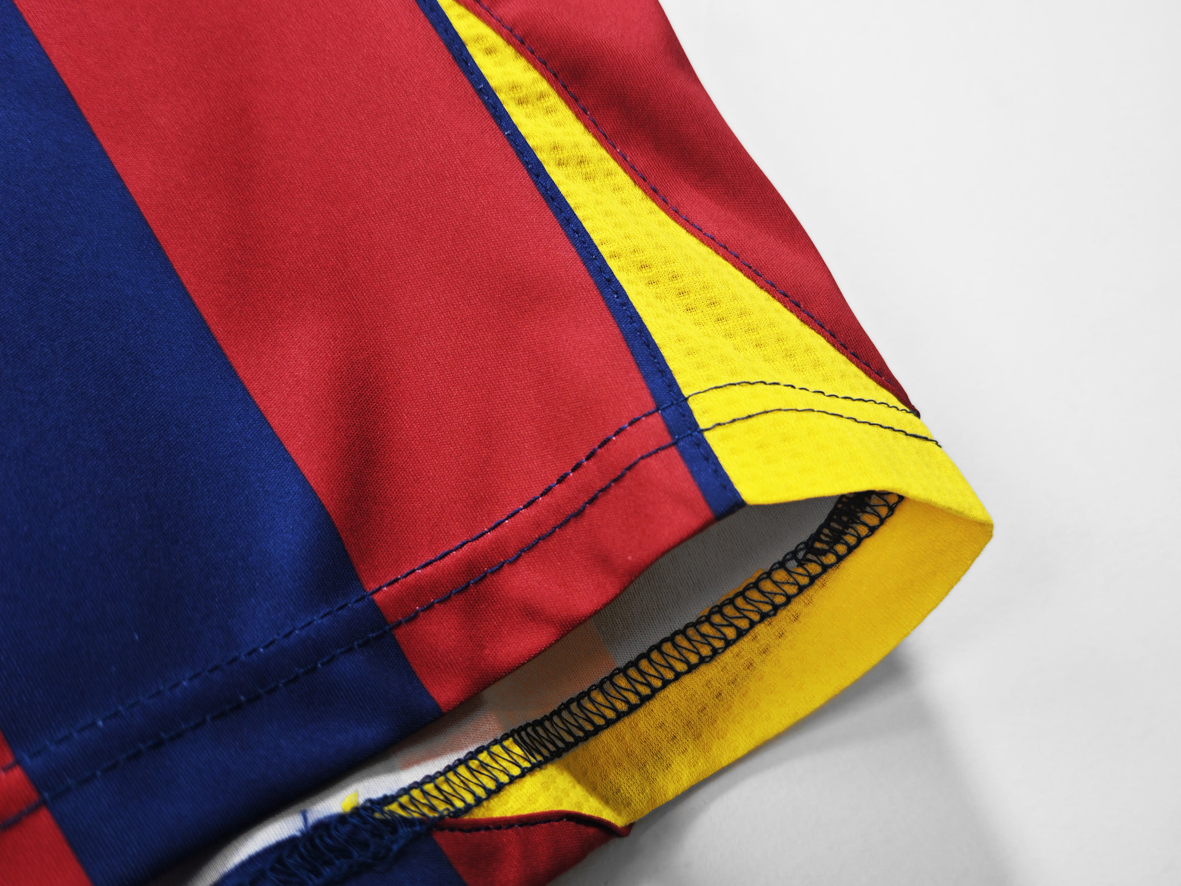 Barcelona 2005/06 (Home Kit)
