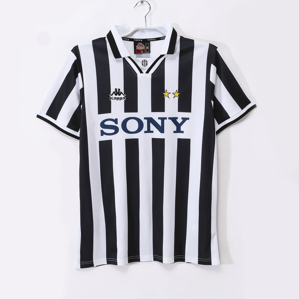 Juventus 1996/97 (Home Kit)