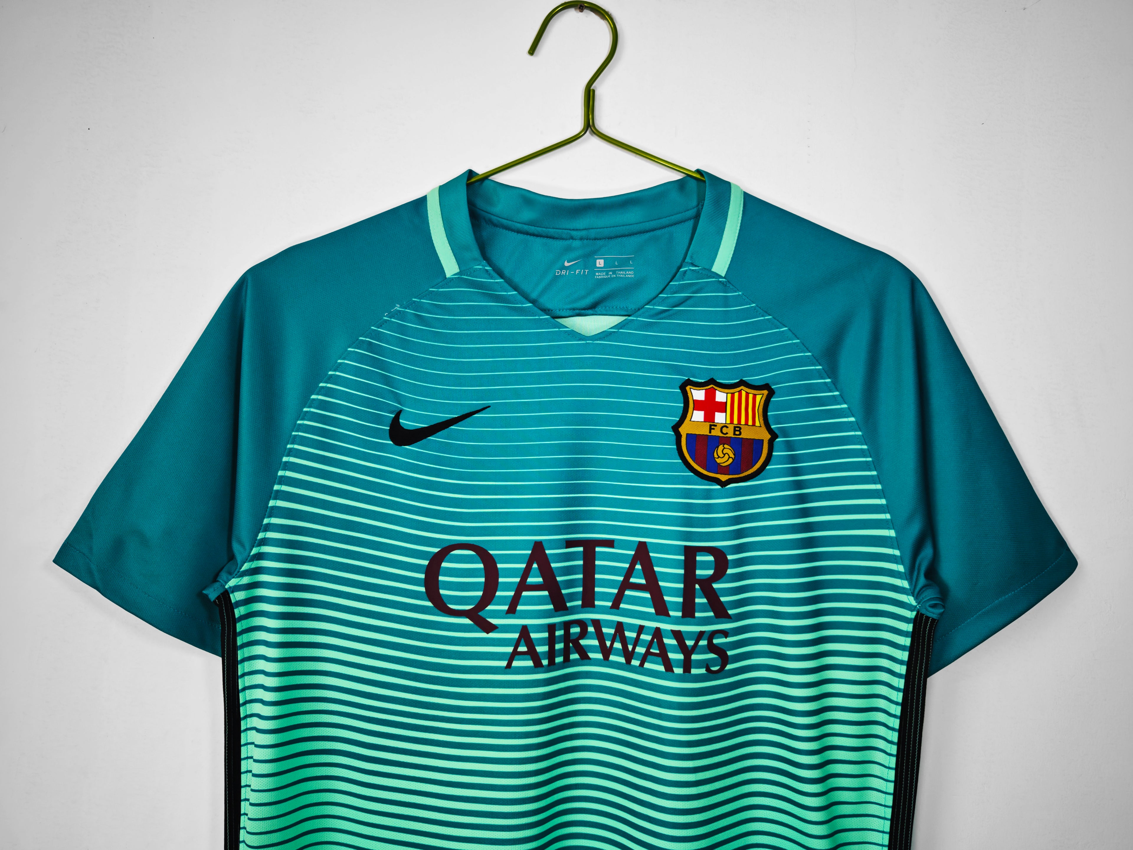 Barcelona 2016/17 (Third Kit)
