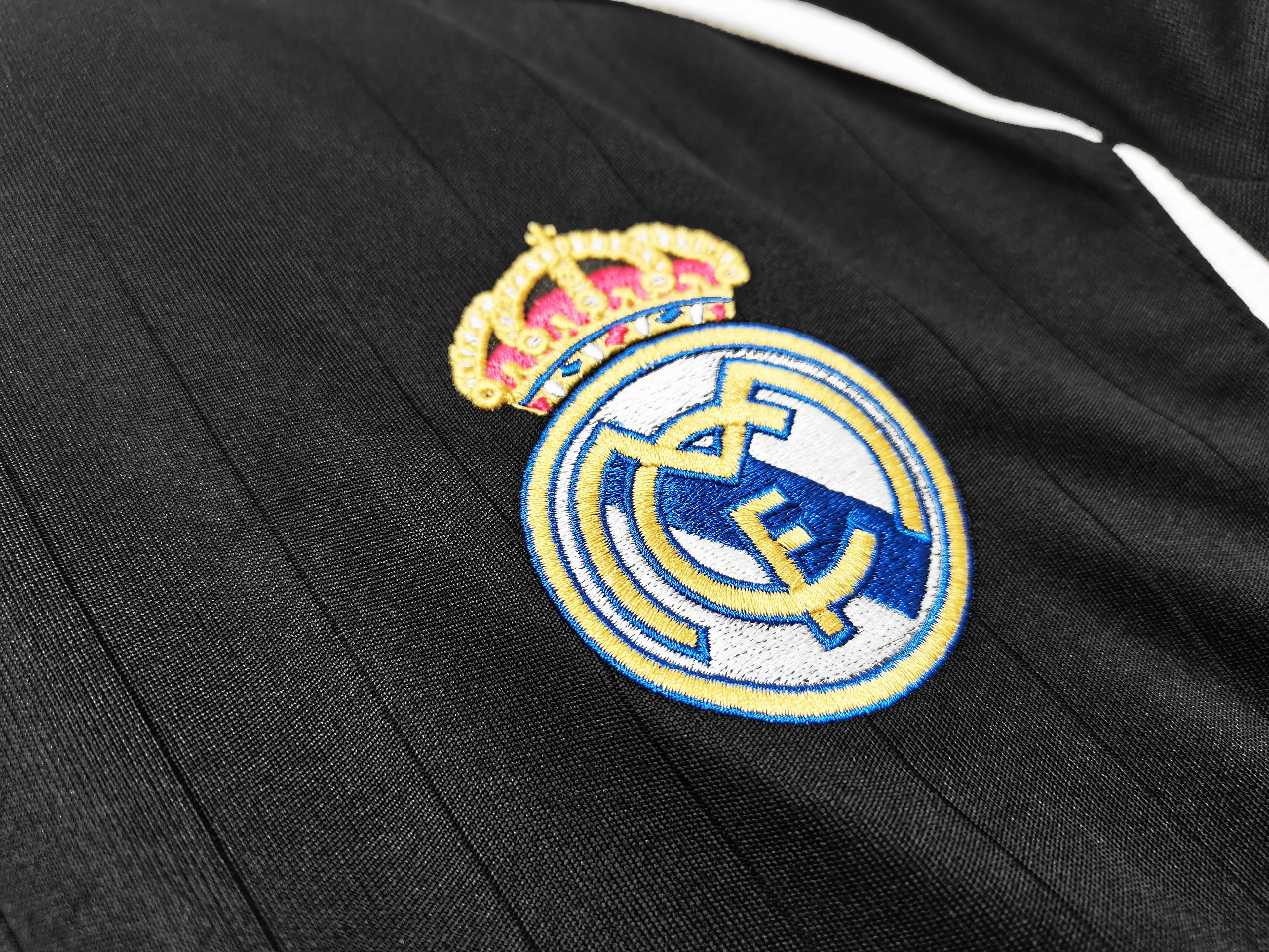 Real Madrid 2006/07 (Away Kit – Long Sleeve)