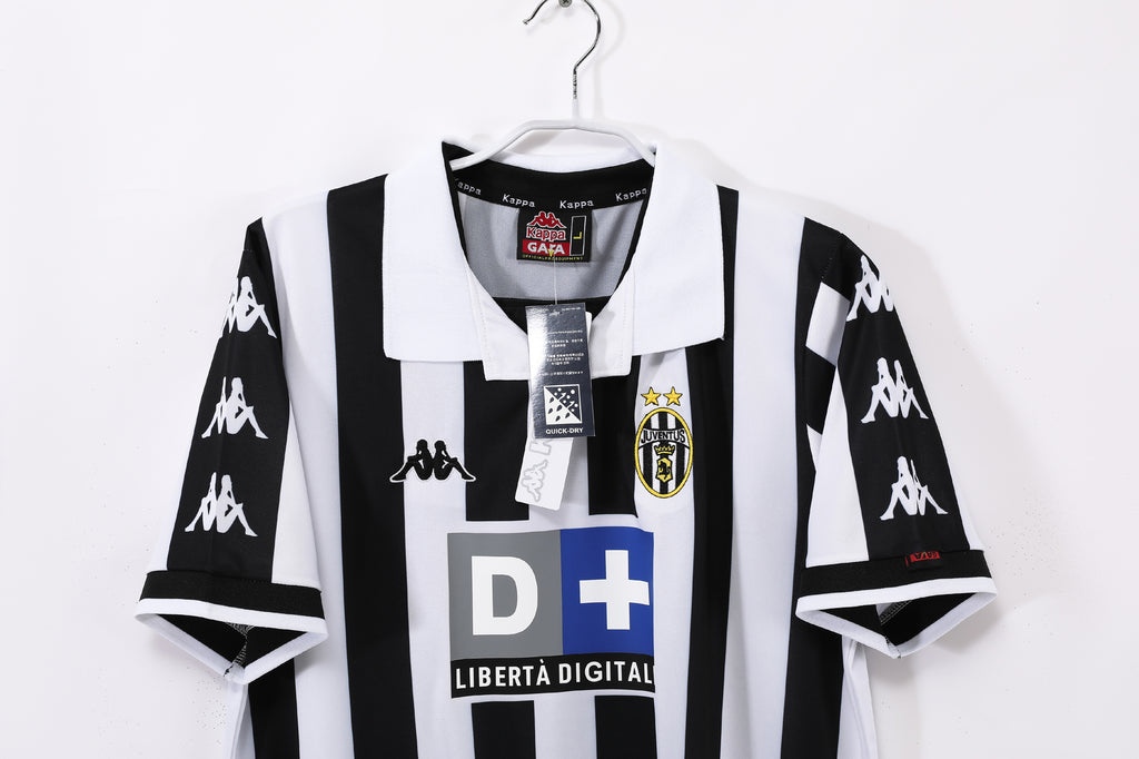 Juventus 1999/00 (Home Kit)