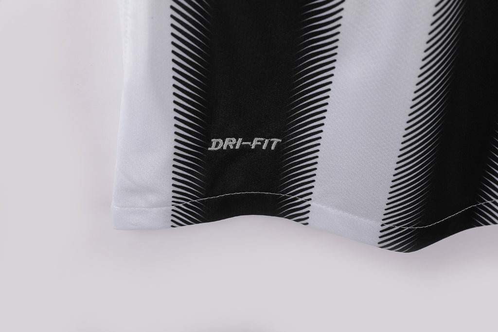 Juventus 2011/12 (Home Kit)