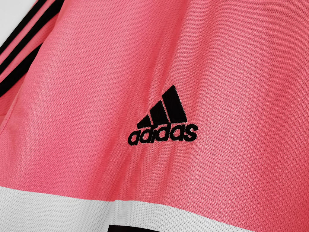 Juventus 2015/16 (Away Kit)