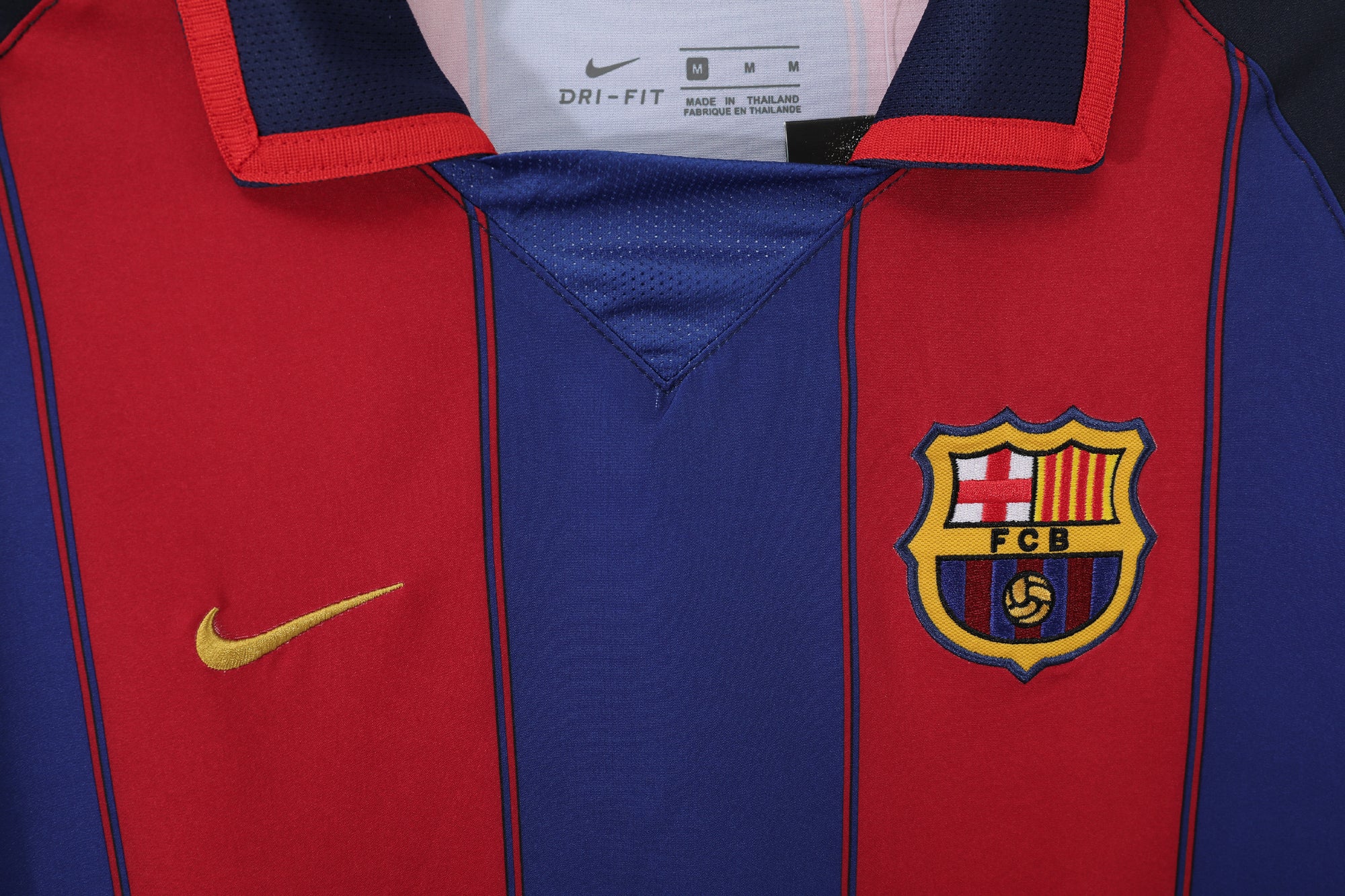 Barcelona 2003/04 (Home Kit)
