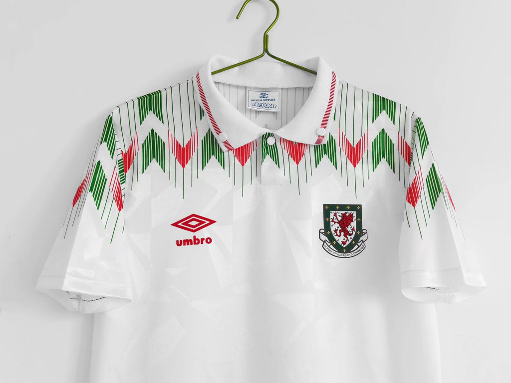 Gales 1990/92 (Away Kit)