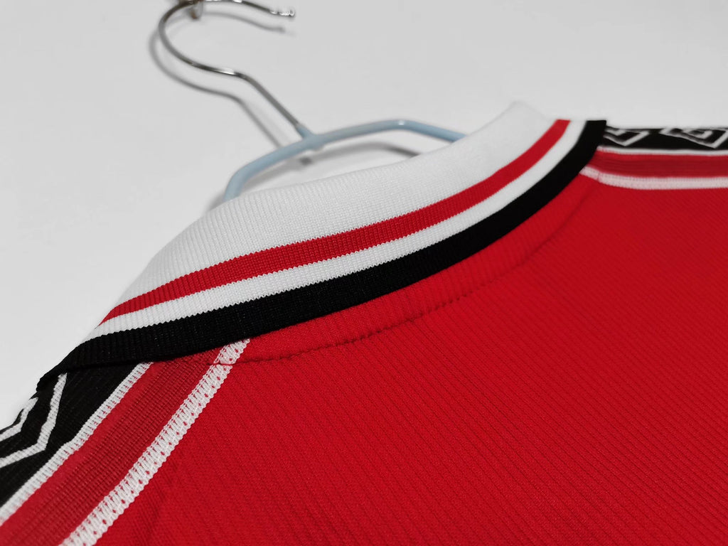 Manchester United 1998/99 (Home Kit)
