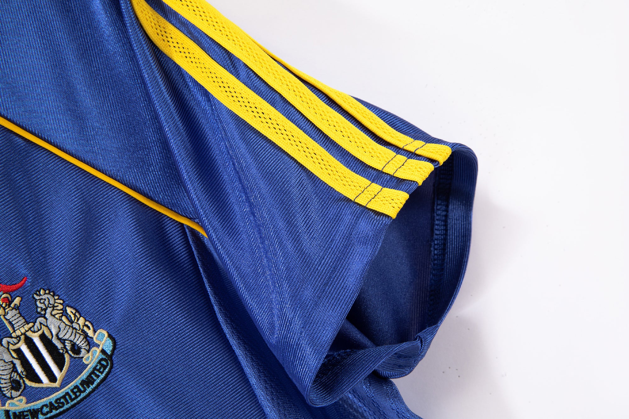 New Castle 1998/00 (Away Kit)