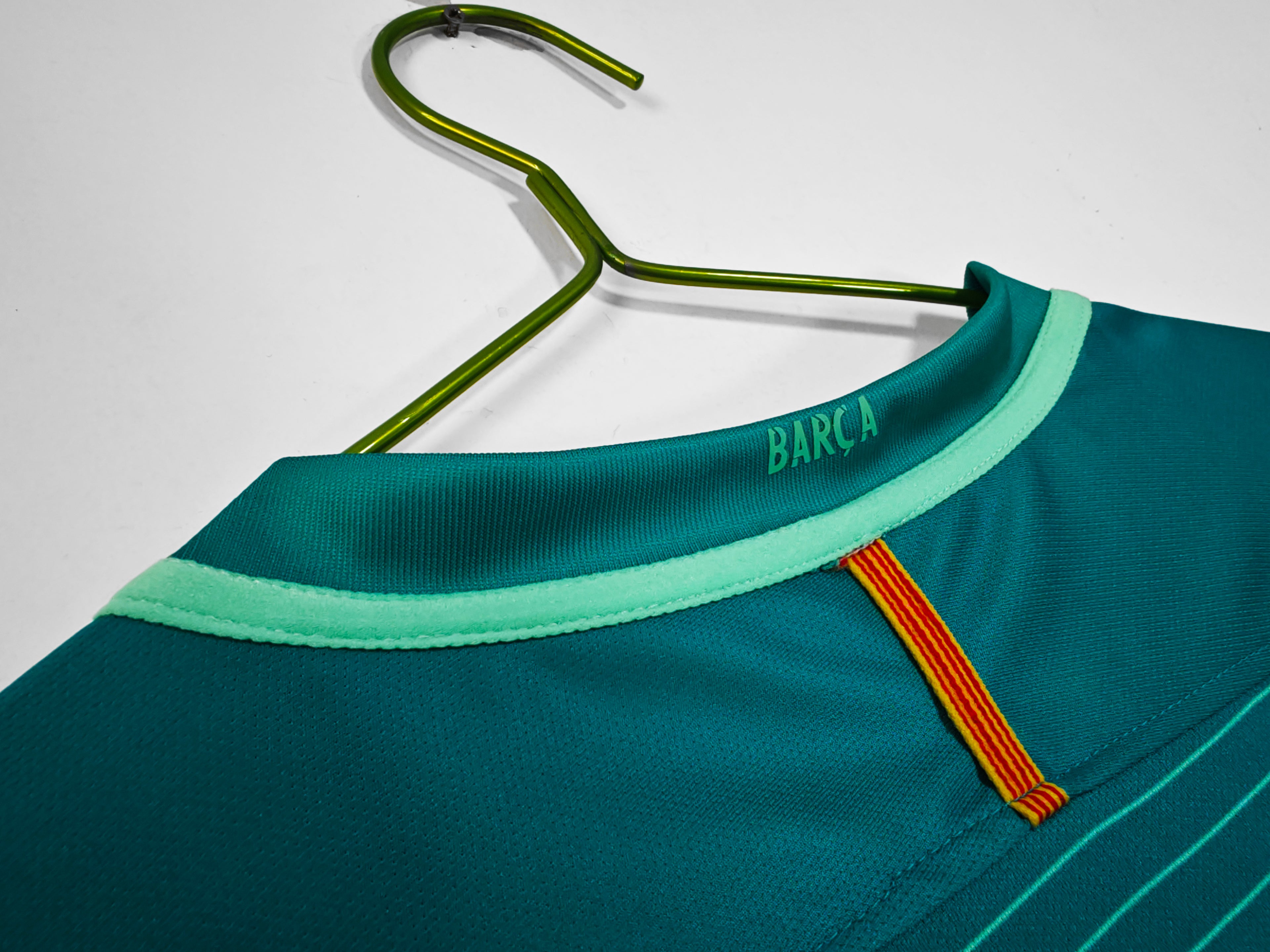 Barcelona 2016/17 (Third Kit)
