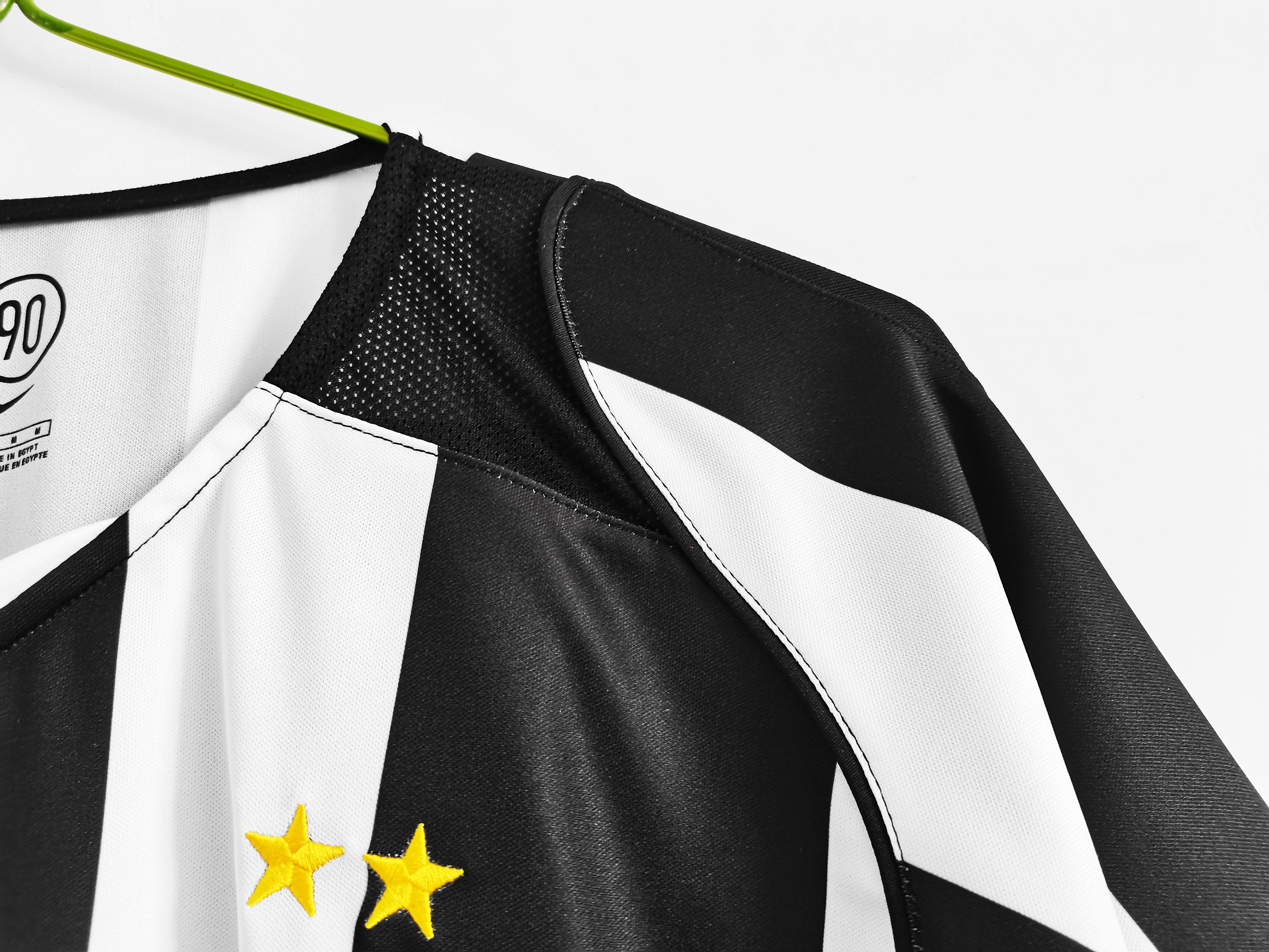 Juventus 2004/05 (Home Kit)