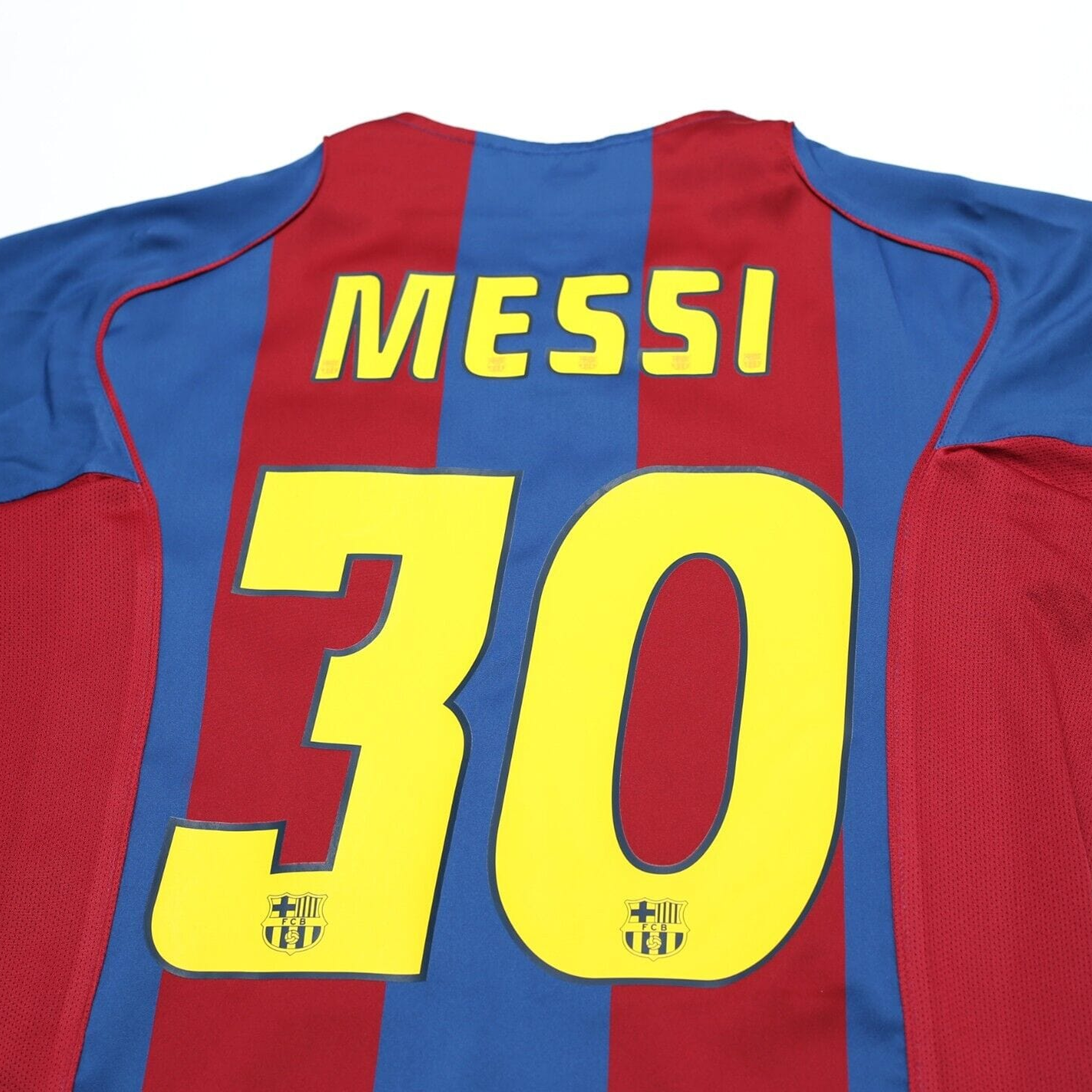 Barcelona 2004/05 (Home Kit)
