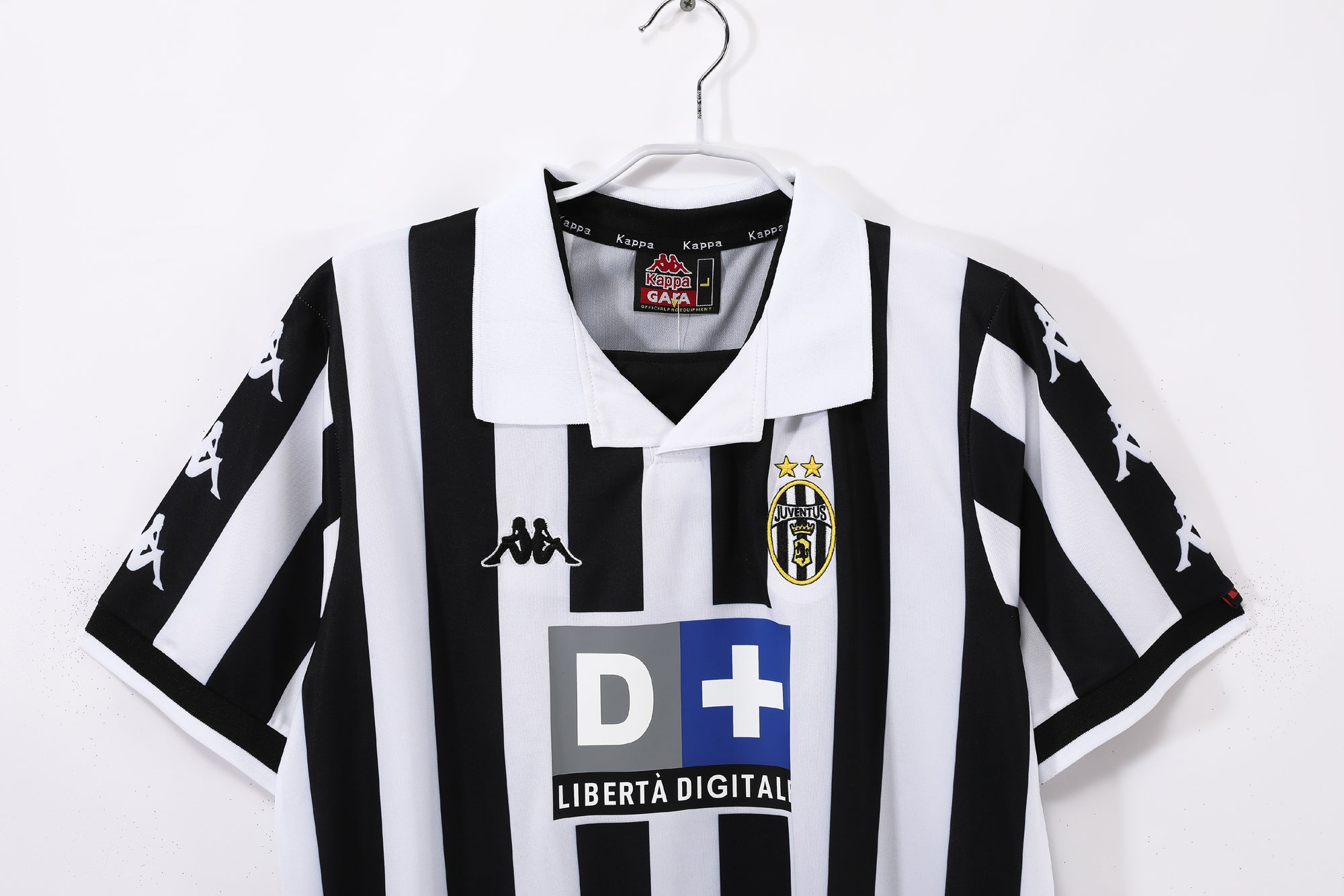 Juventus 1999/00 (Home Kit)