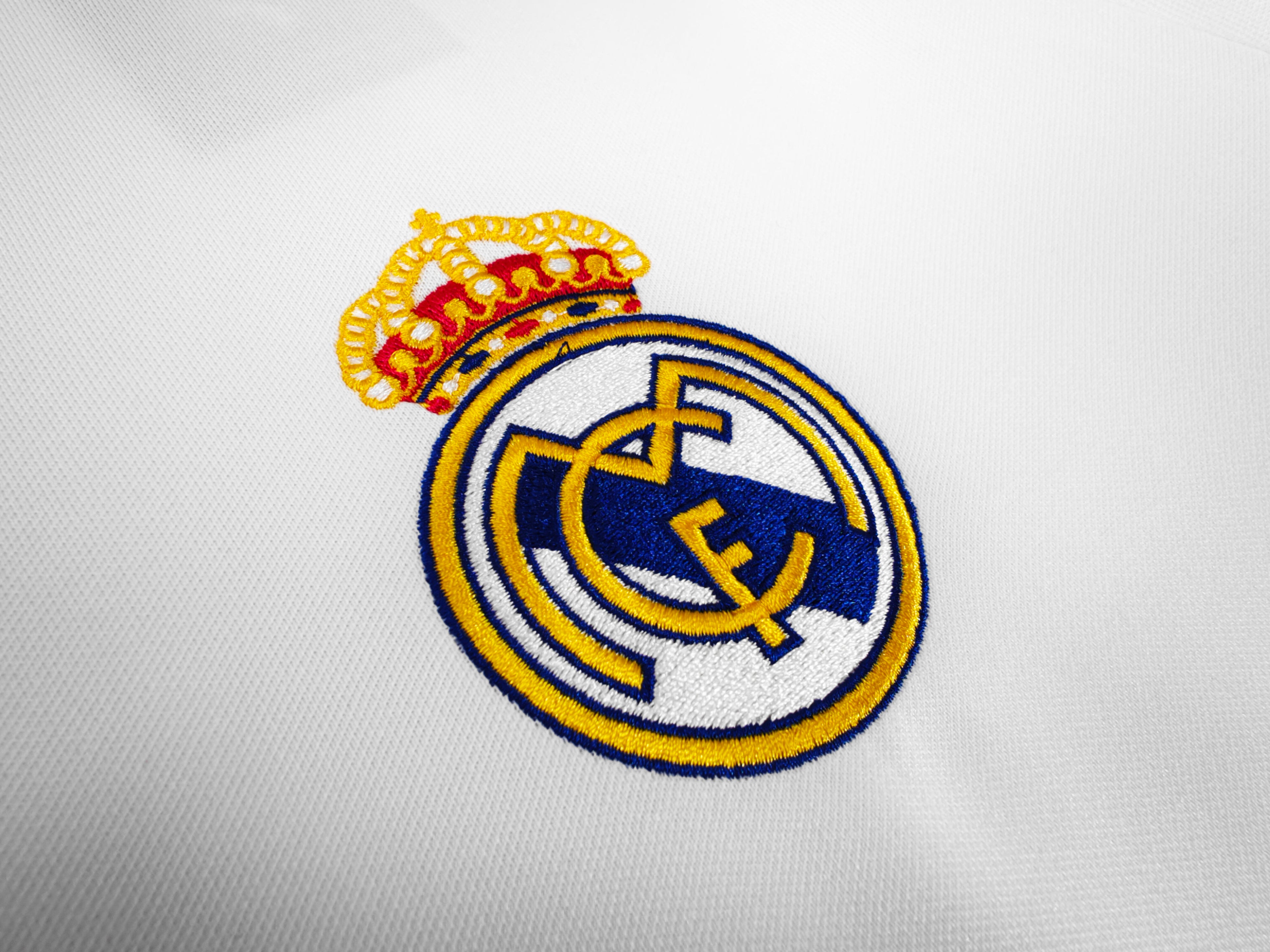 Real Madrid 2003/04 (Home Kit)