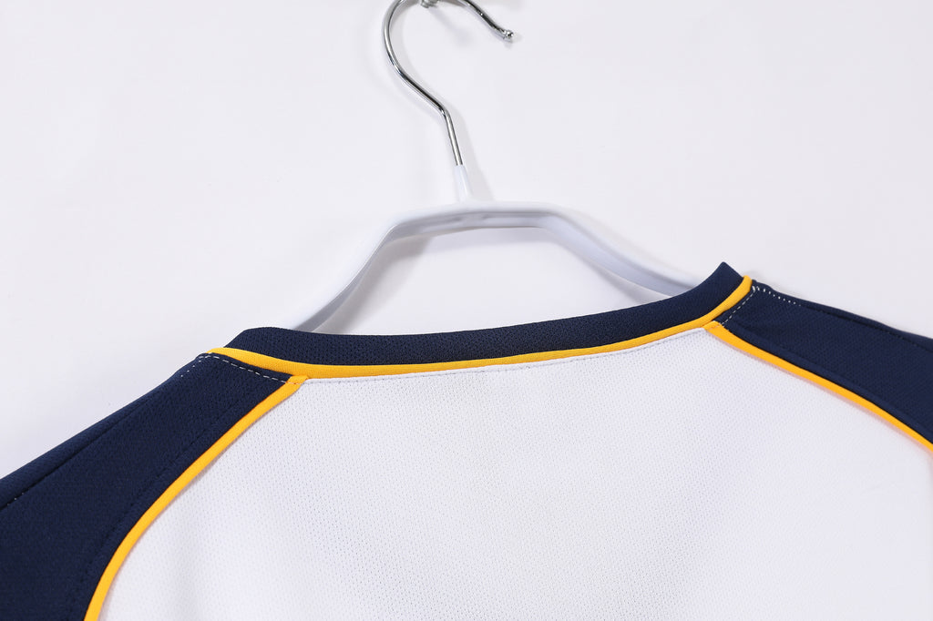 Liverpool 2001/02 (Away Kit)