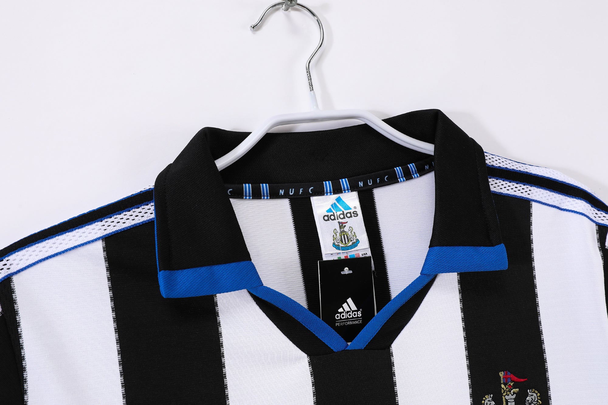 New Castle 2000/01 (Home Kit)