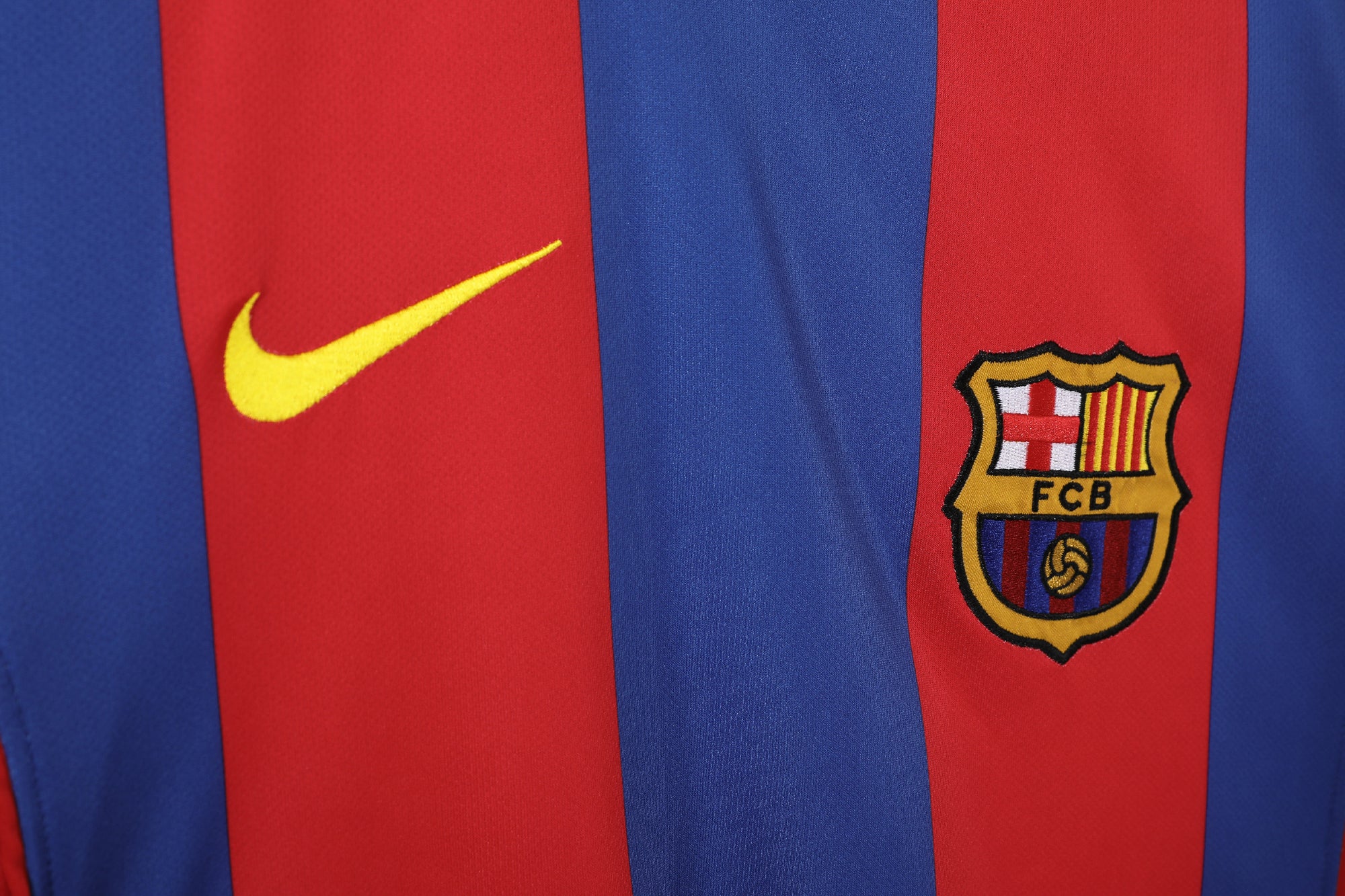 Barcelona 2004/05 (Home Kit)