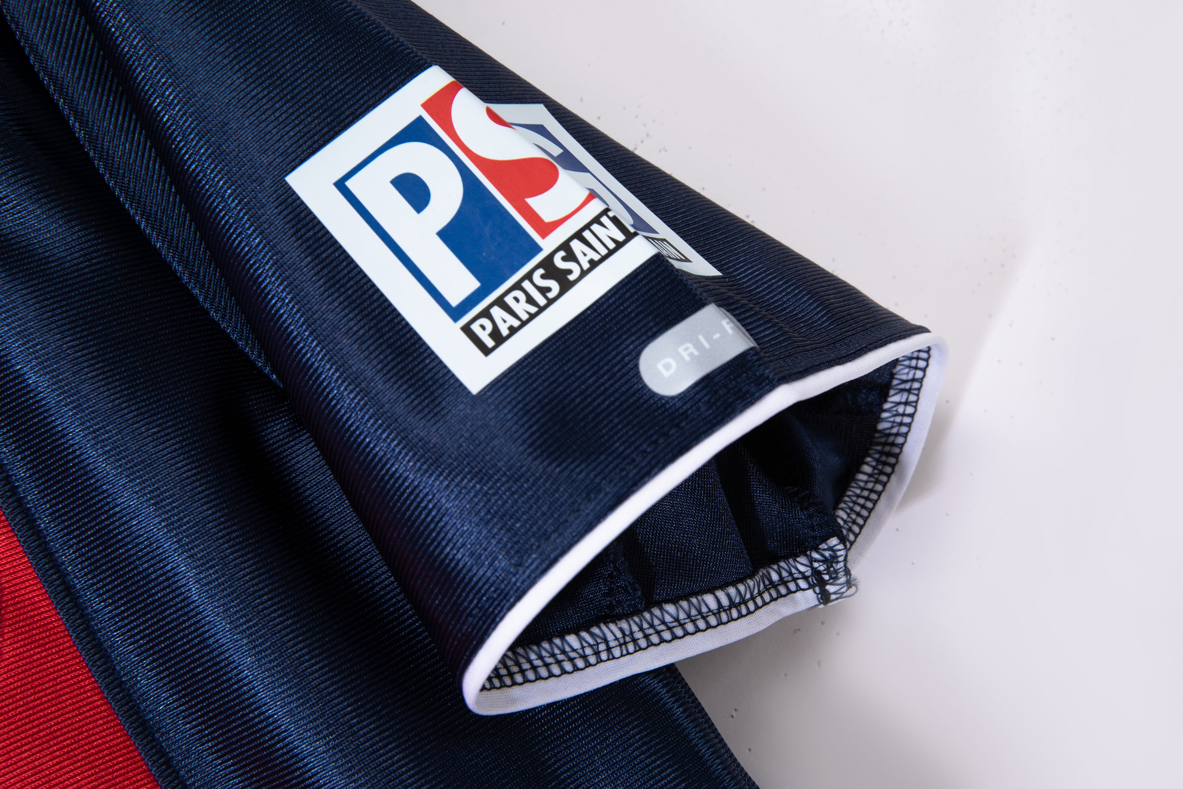 PSG 2001/02 (Home Kit)