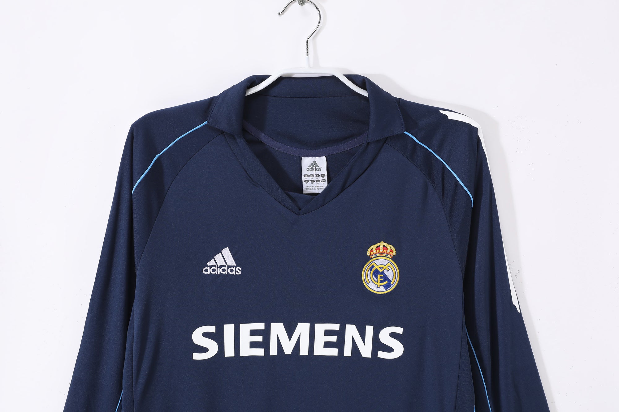 Real Madrid 2005/06 (Away Kit - Long Sleeves)