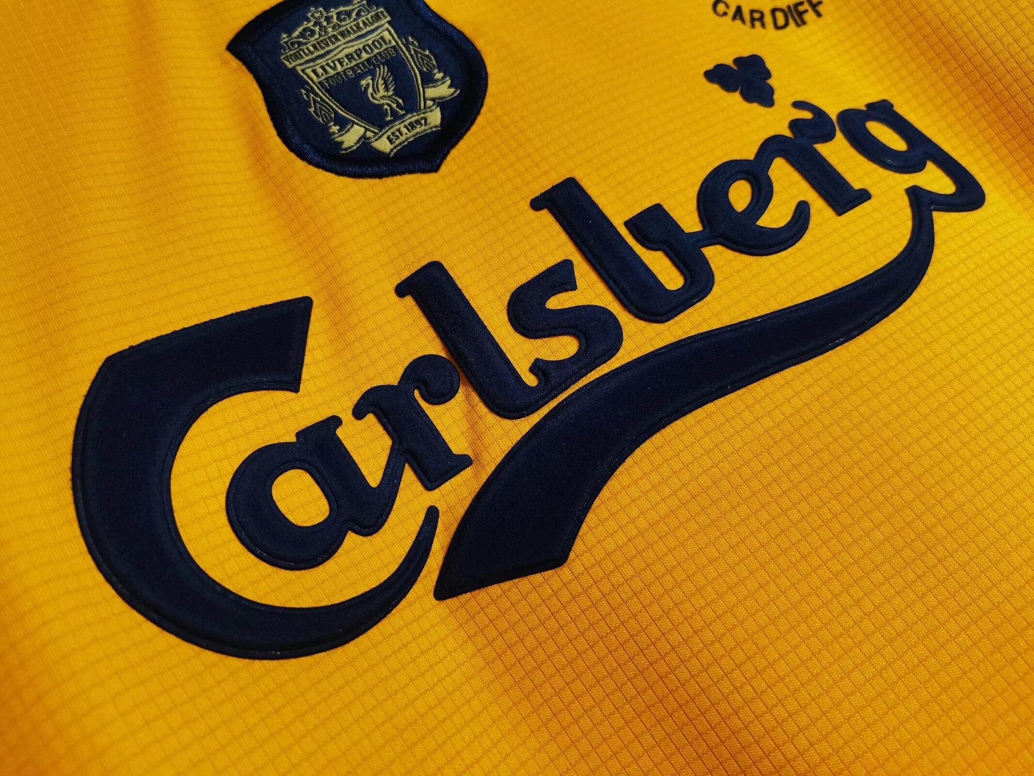 Liverpool 2000/01 (Away Kit)
