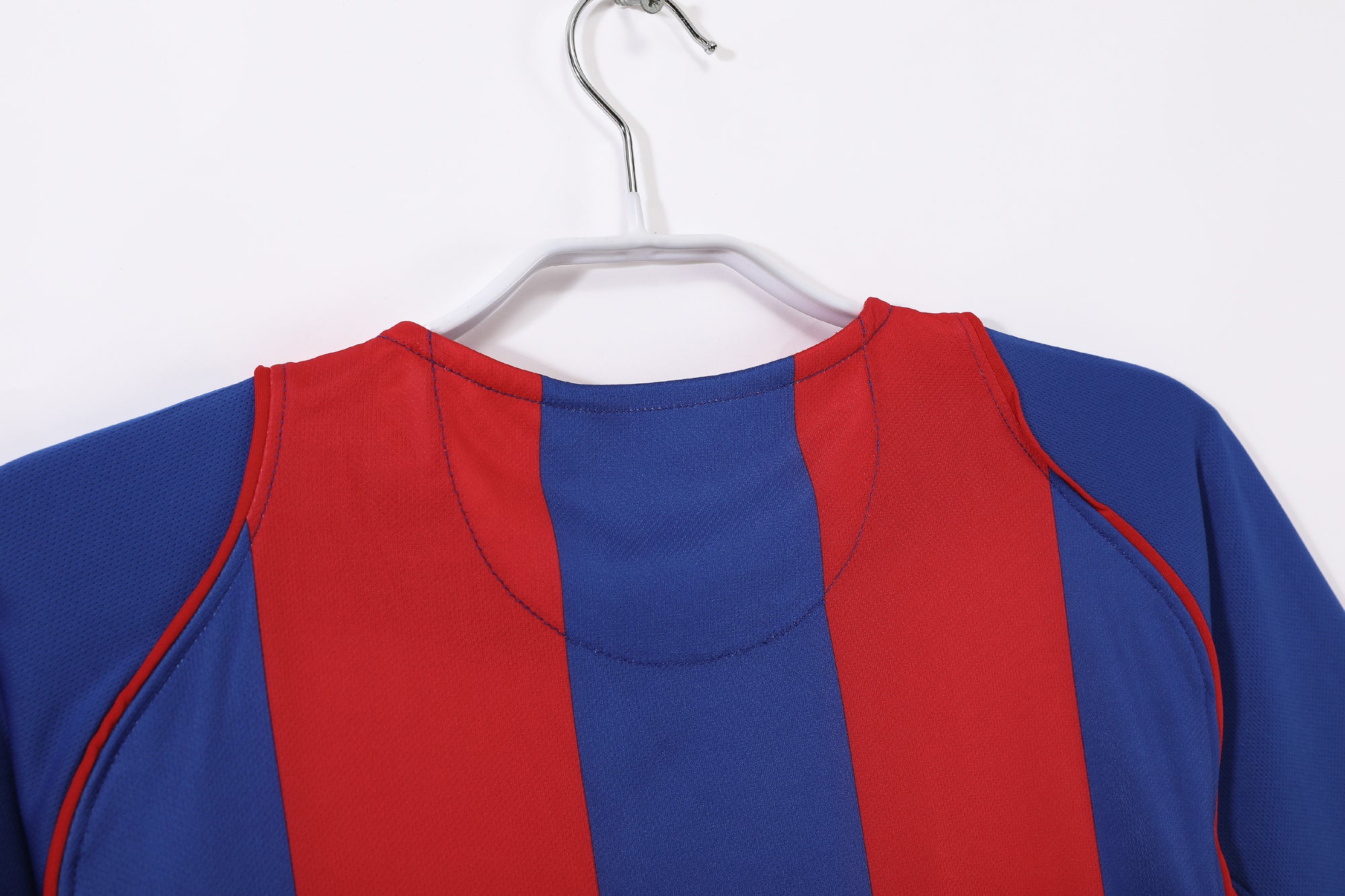 Barcelona 2004/05 (Home Kit)