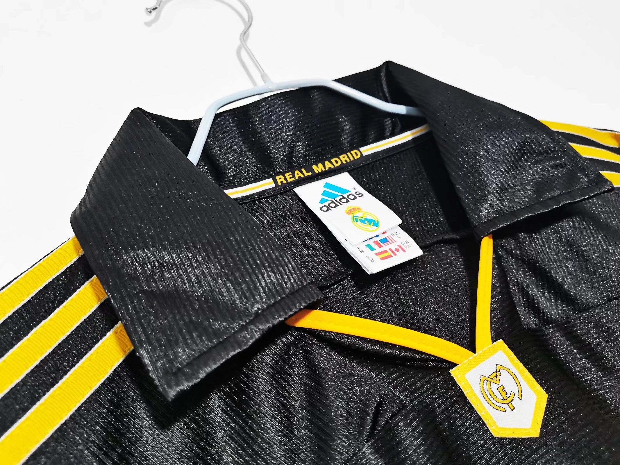Real Madrid 1999/01 (Away Kit)