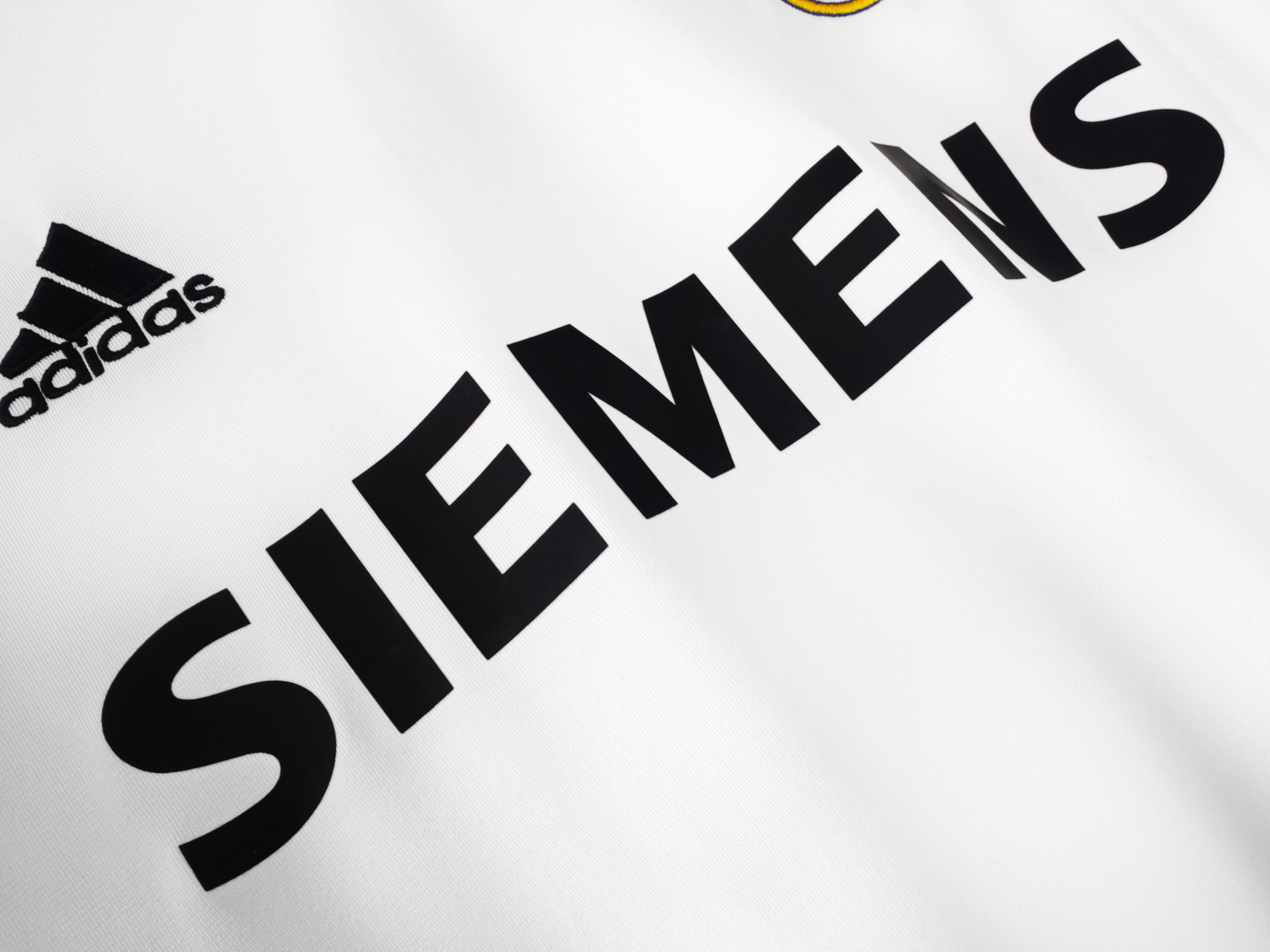 Real Madrid 2005/06 (Home Kit)
