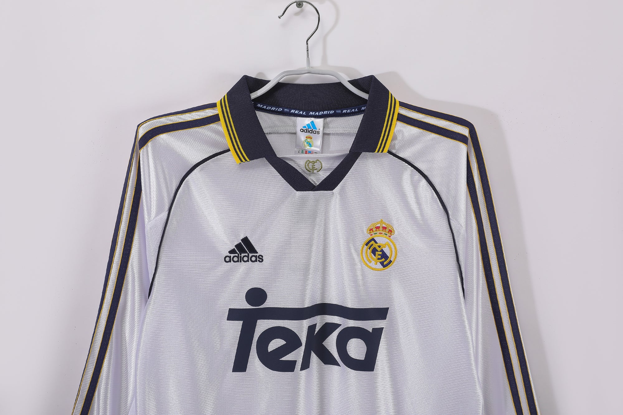 Real Madrid 1998/00 (Home Kit – Long Sleeve)