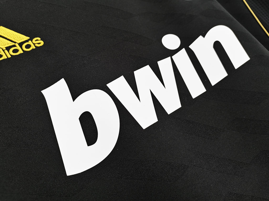 Real Madrid 2011/12 (Away Kit – Long Sleeve)