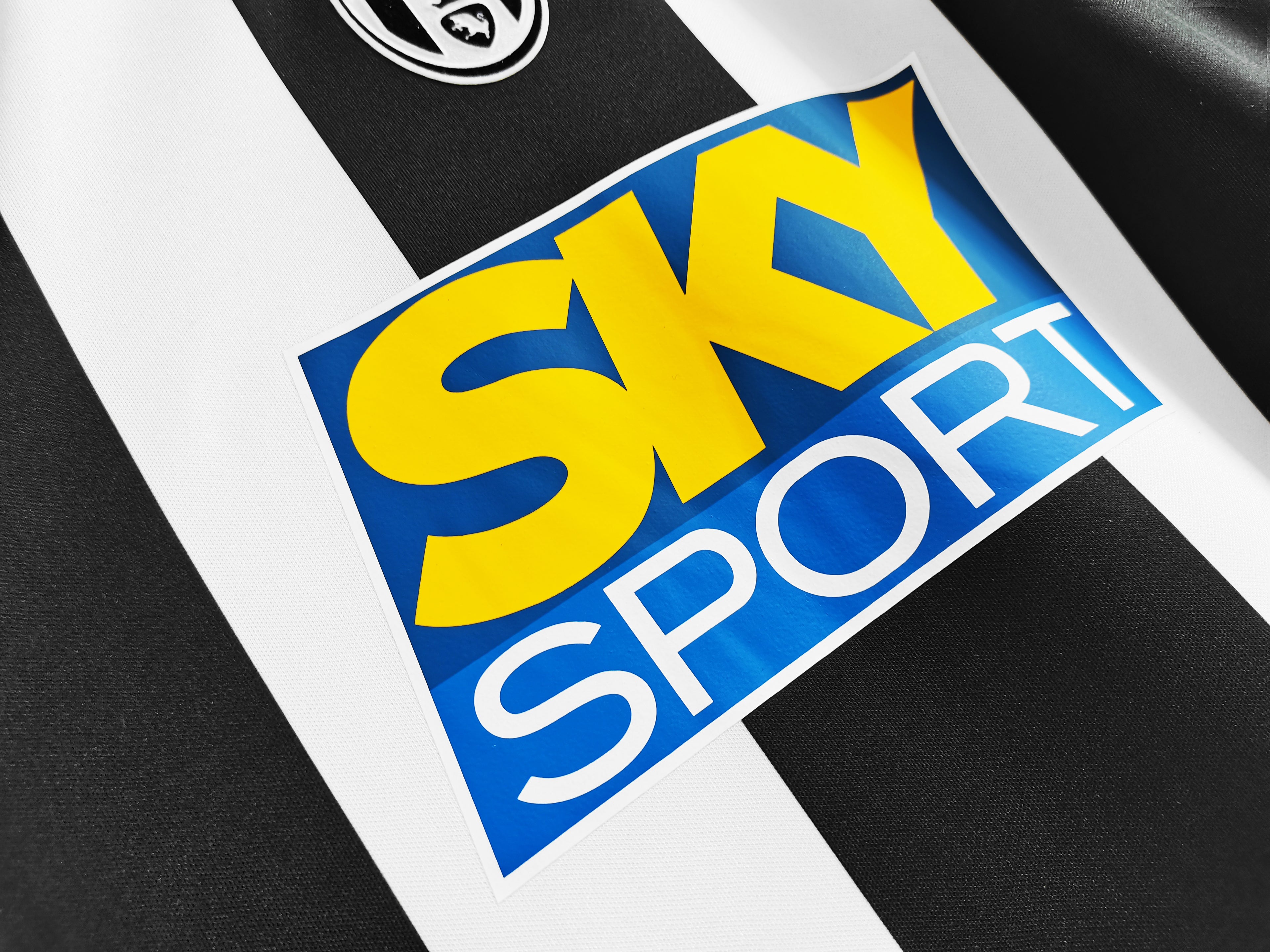 Juventus 2004/05 (Home Kit)