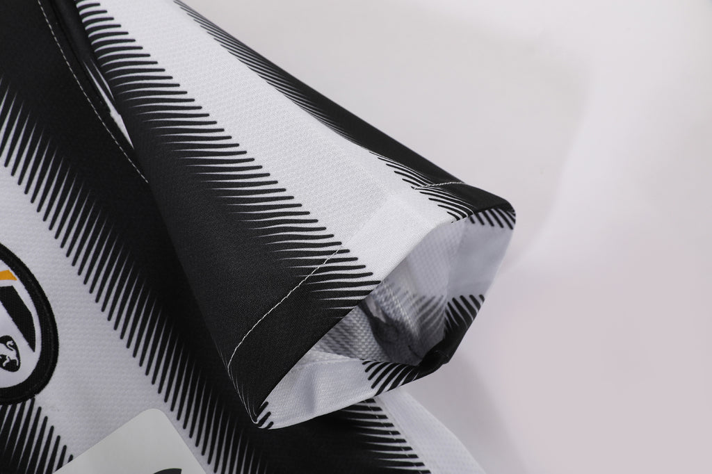 Juventus 2011/12 (Home Kit)