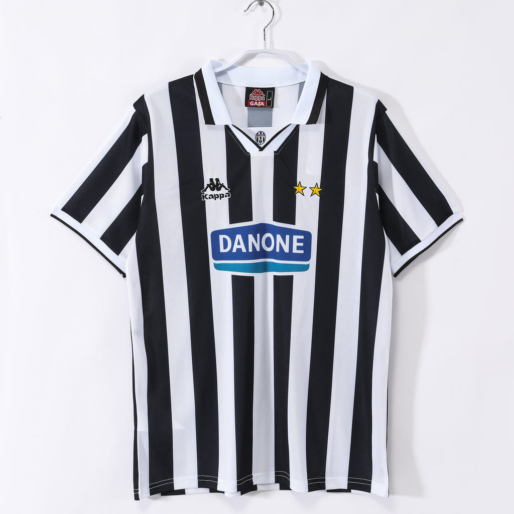 Juventus 1998/99 (Home Kit)