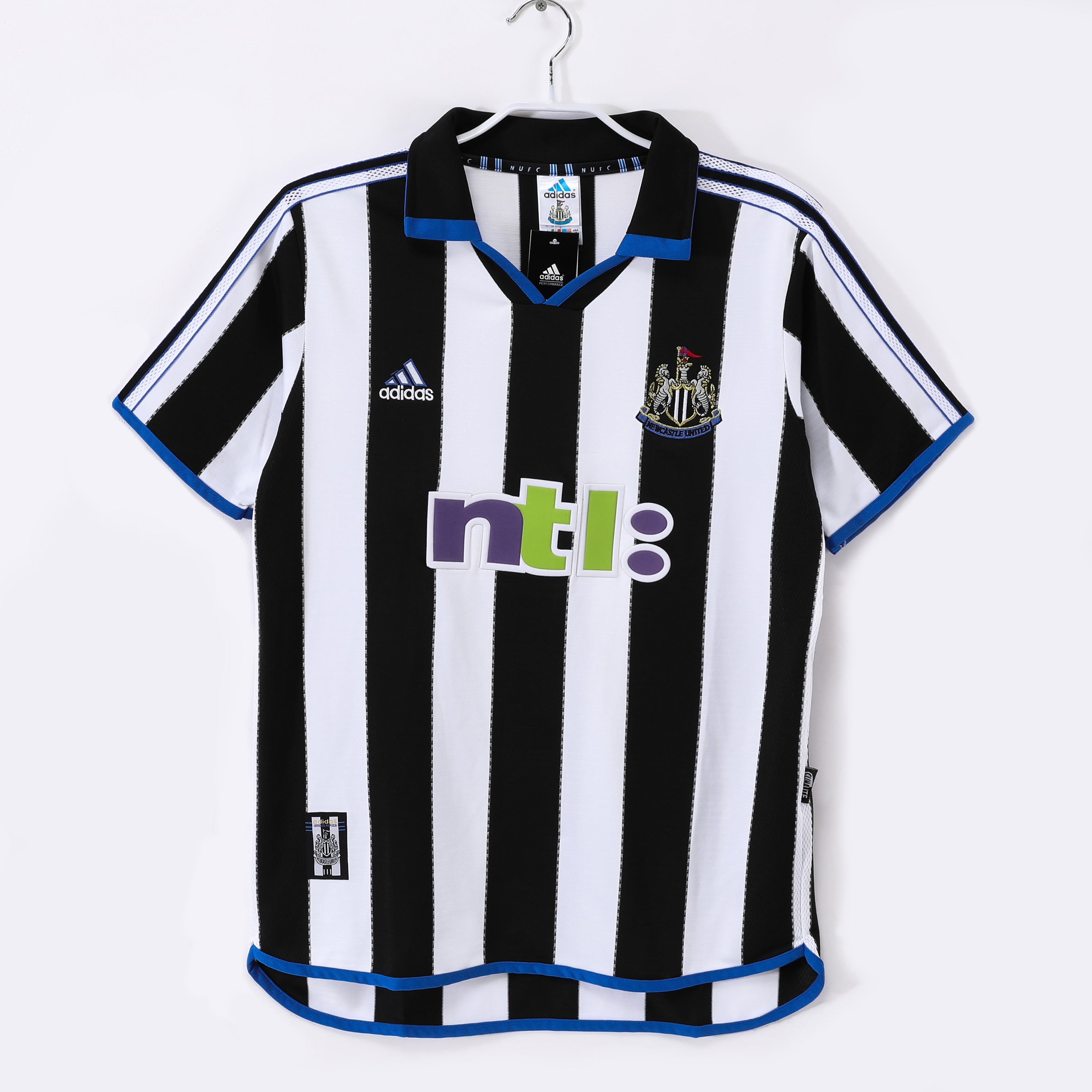 New Castle 2000/01 (Home Kit)