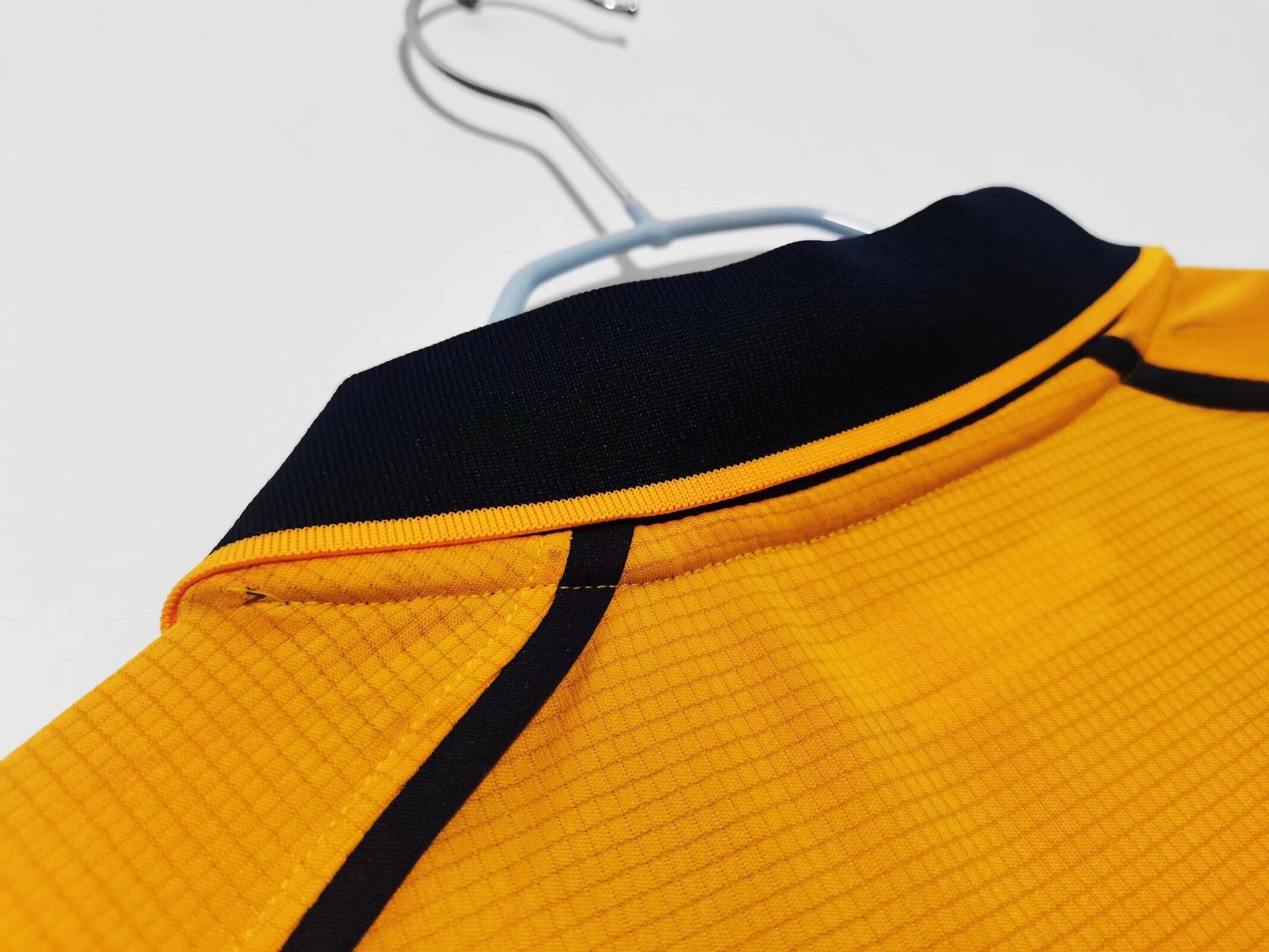 Liverpool 2000/01 (Away Kit)