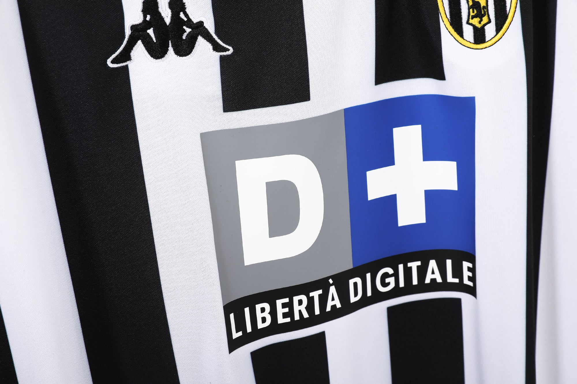 Juventus 1999/00 (Home Kit)