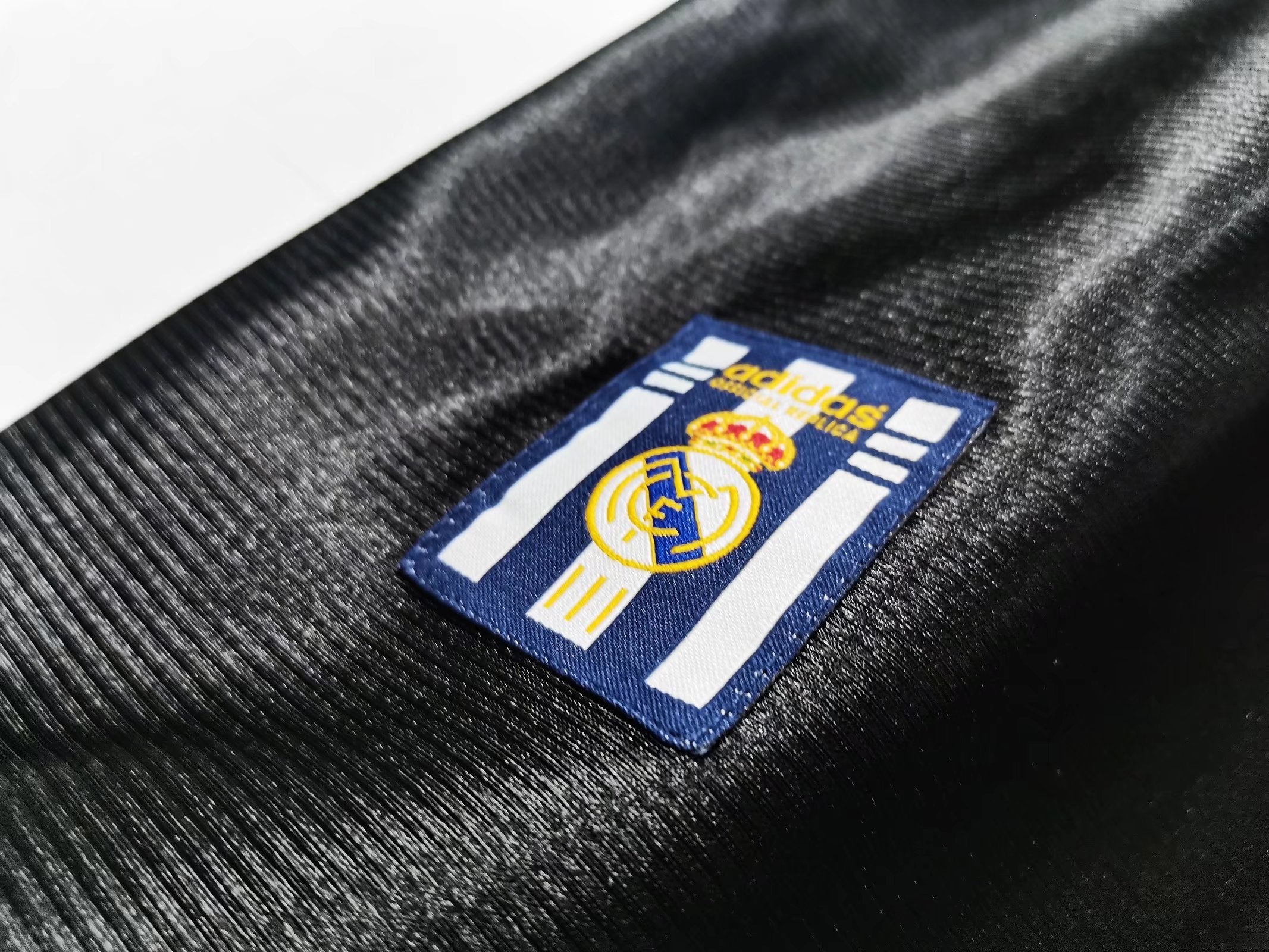 Real Madrid 1999/01 (Away Kit)