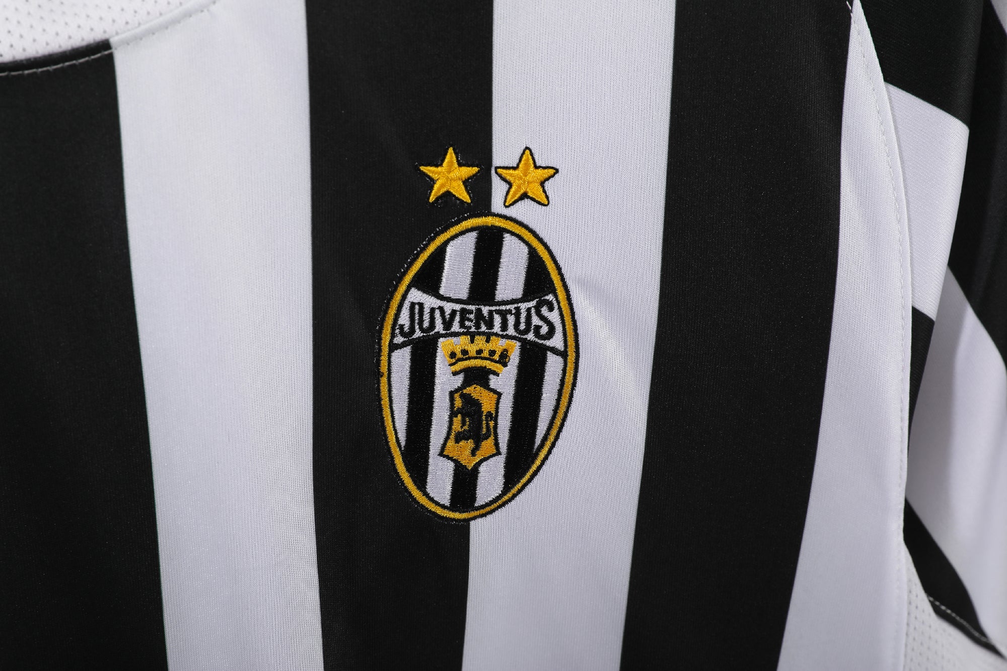 Juventus 2003/04 (Home Kit)