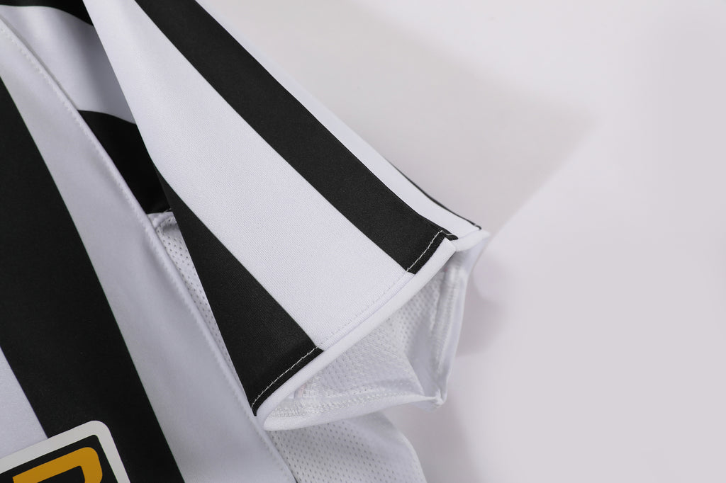 Juventus 2003/04 (Home Kit)