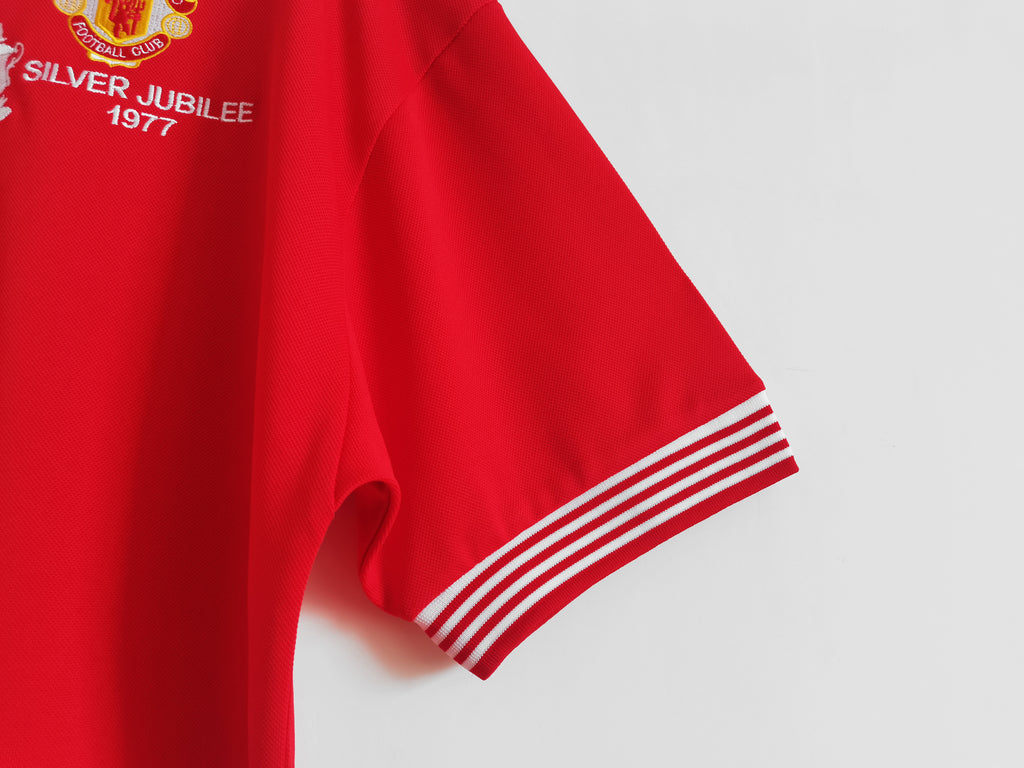 Manchester United 1982/83 (Home Kit)
