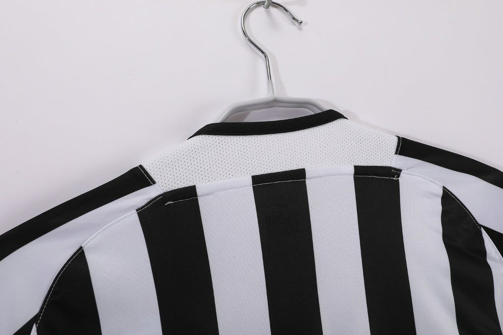 Juventus 2003/04 (Home Kit)