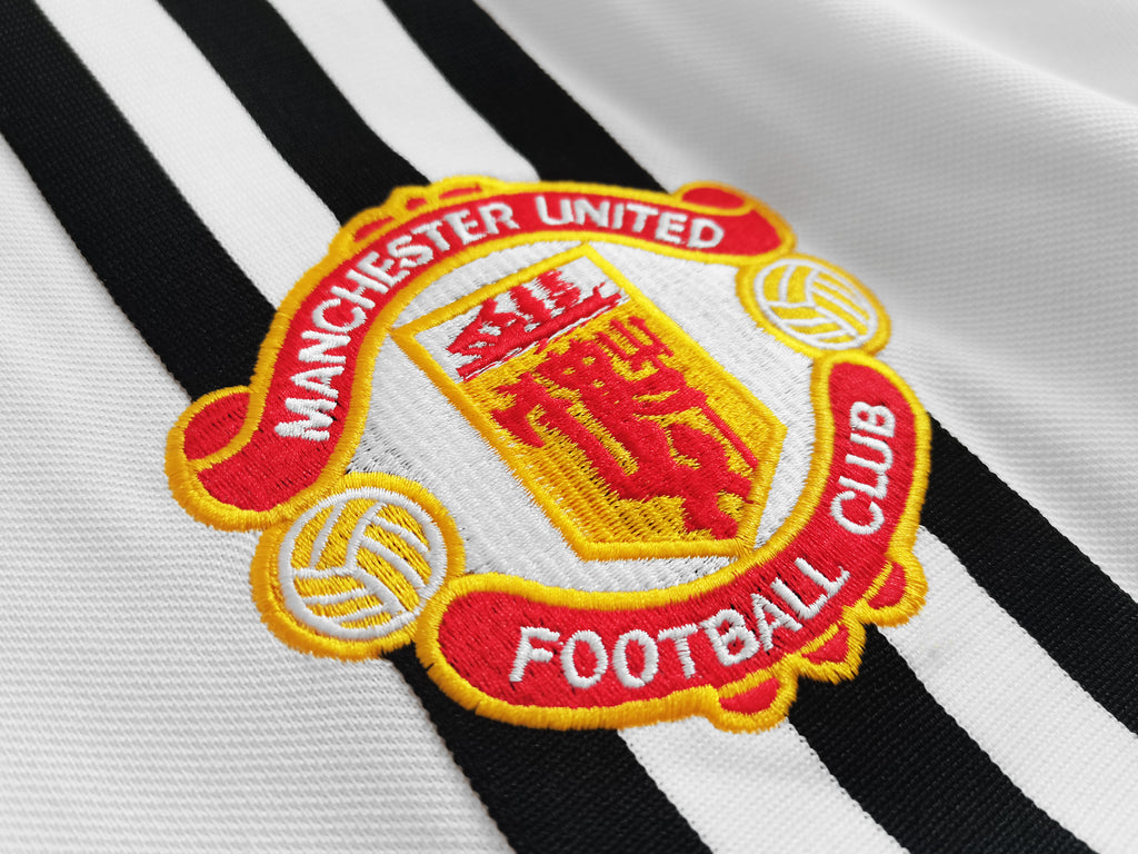 Manchester United 1982/83 (Away Kit)