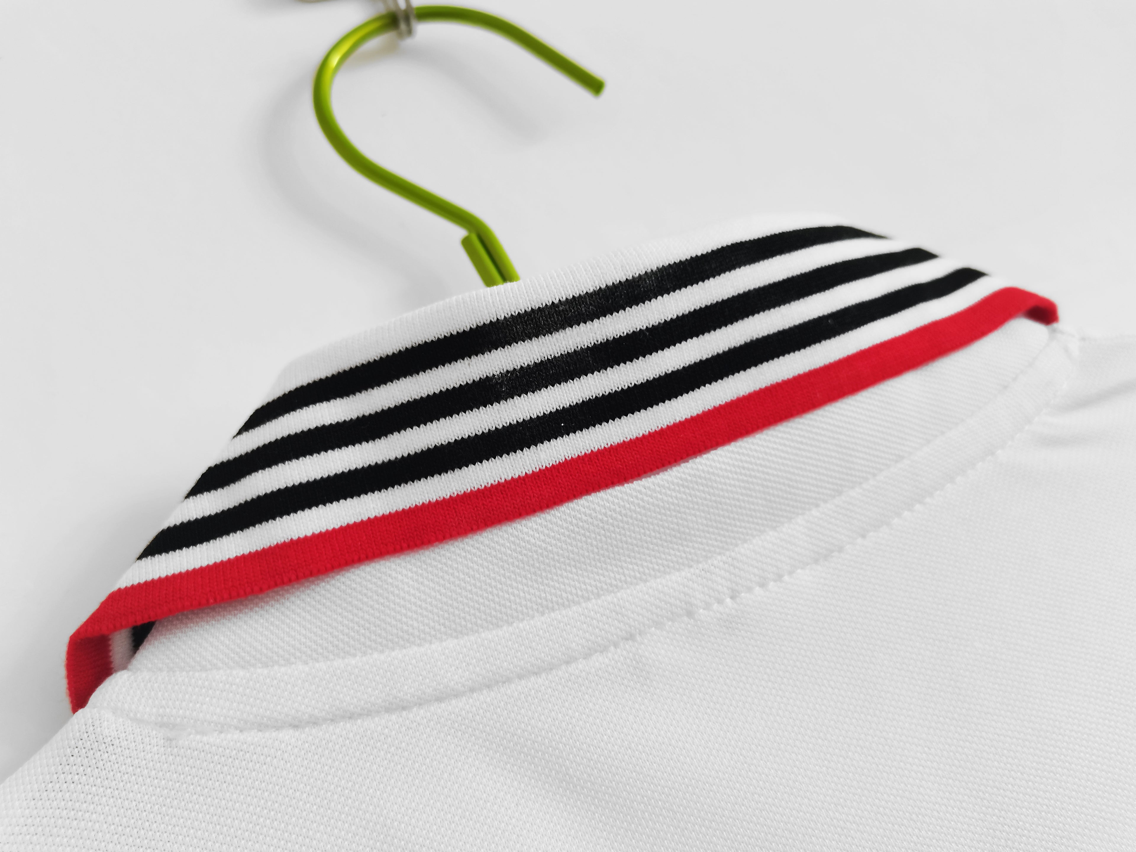 Manchester United 1982/83 (Away Kit)