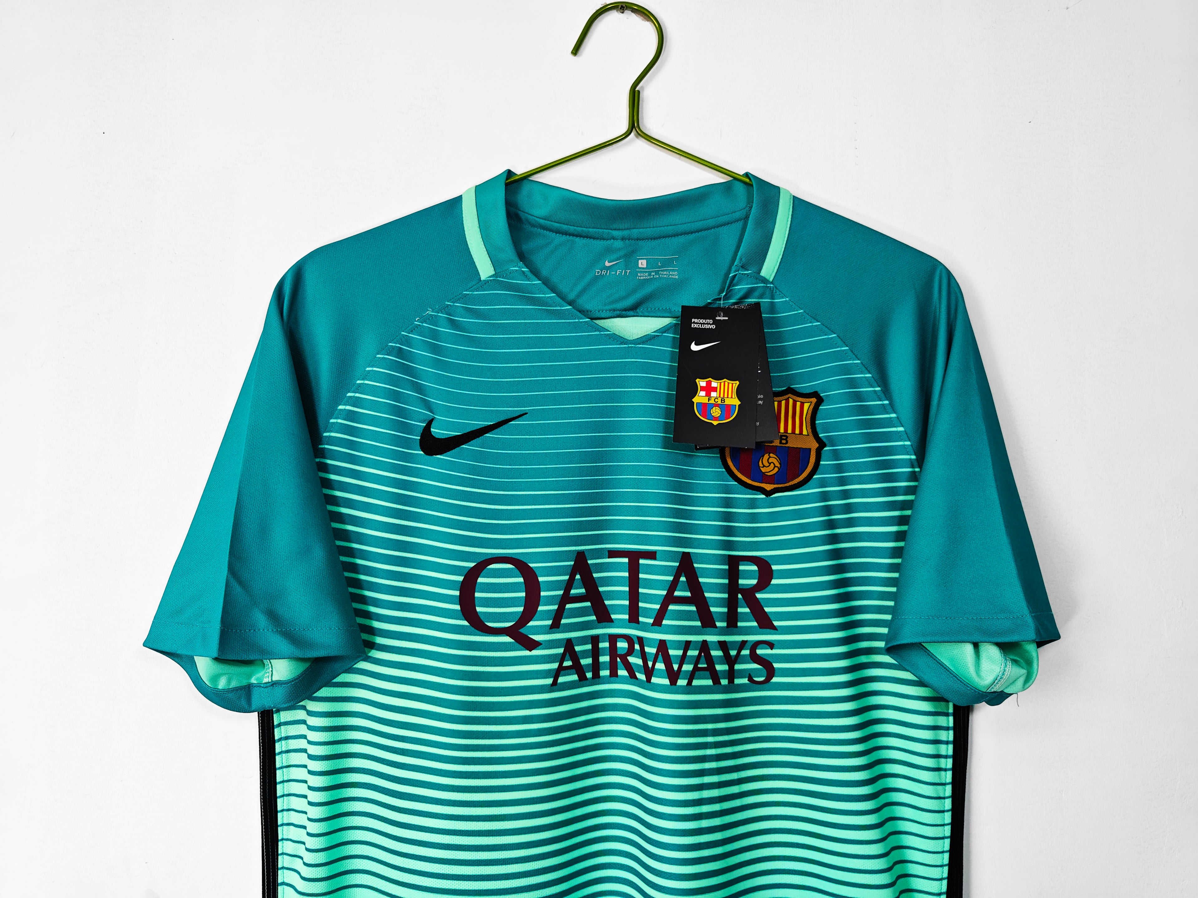 Barcelona 2016/17 (Third Kit)